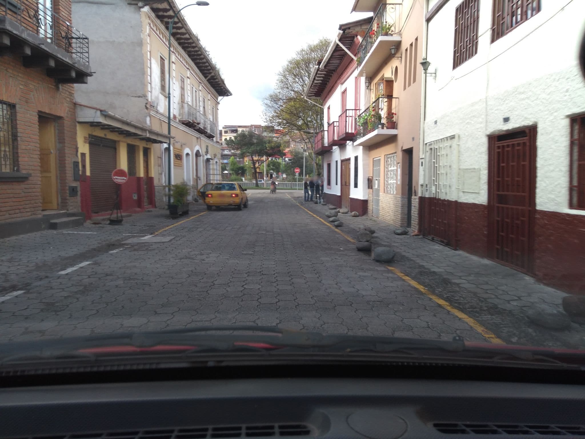 Street view near San Rocke house, Cuenca — © elsuggo (CC BY-SA · Mapillary)