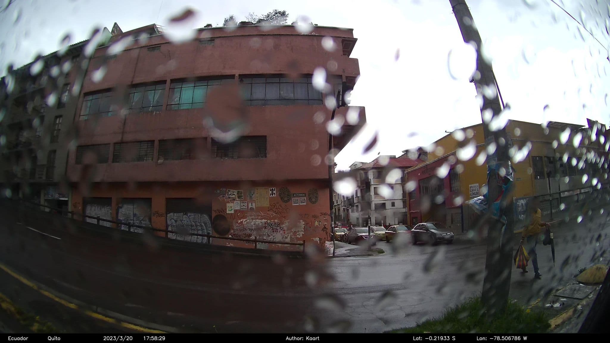 Street view near Latinos Brothers, Quito