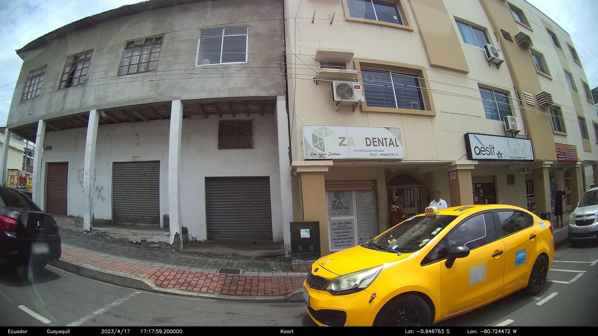 Street view near Hostal Las Mantas, Manta — © kaart_2 (CC BY-SA · Mapillary)
