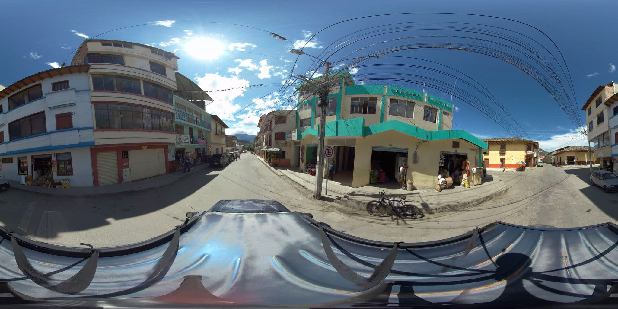 Street view near Pensión Sol y Sombra, Loja
