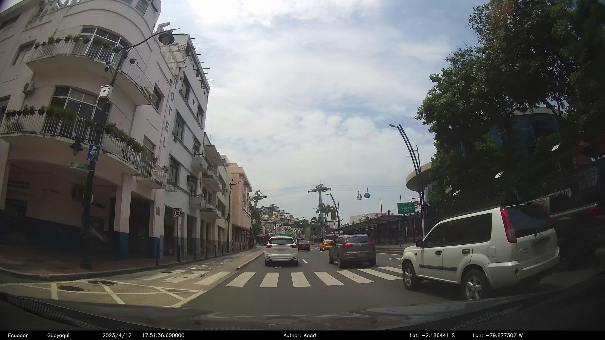 Street view near Hotel Perla, Guayaquil