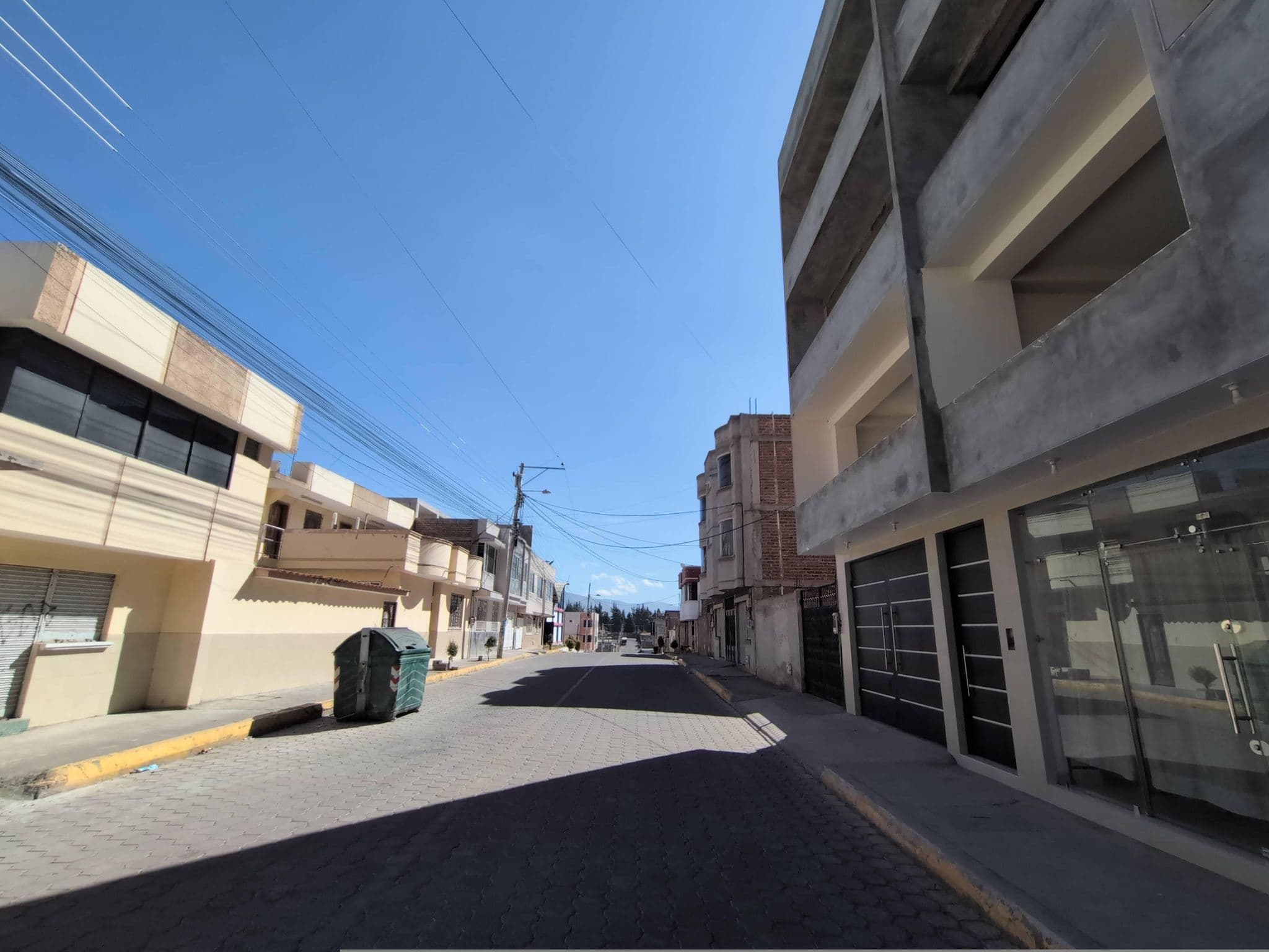 Street view near Ramiro Guamán, Riobamba — © phdu (CC BY-SA · Mapillary)