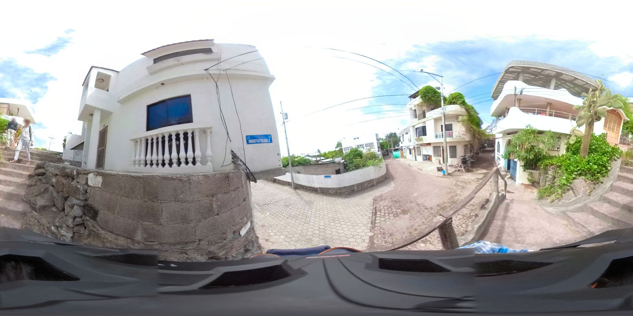 Street view near La Isla Galápagos, Puerto Ayora — © sdanielzer (CC BY-SA · Mapillary)