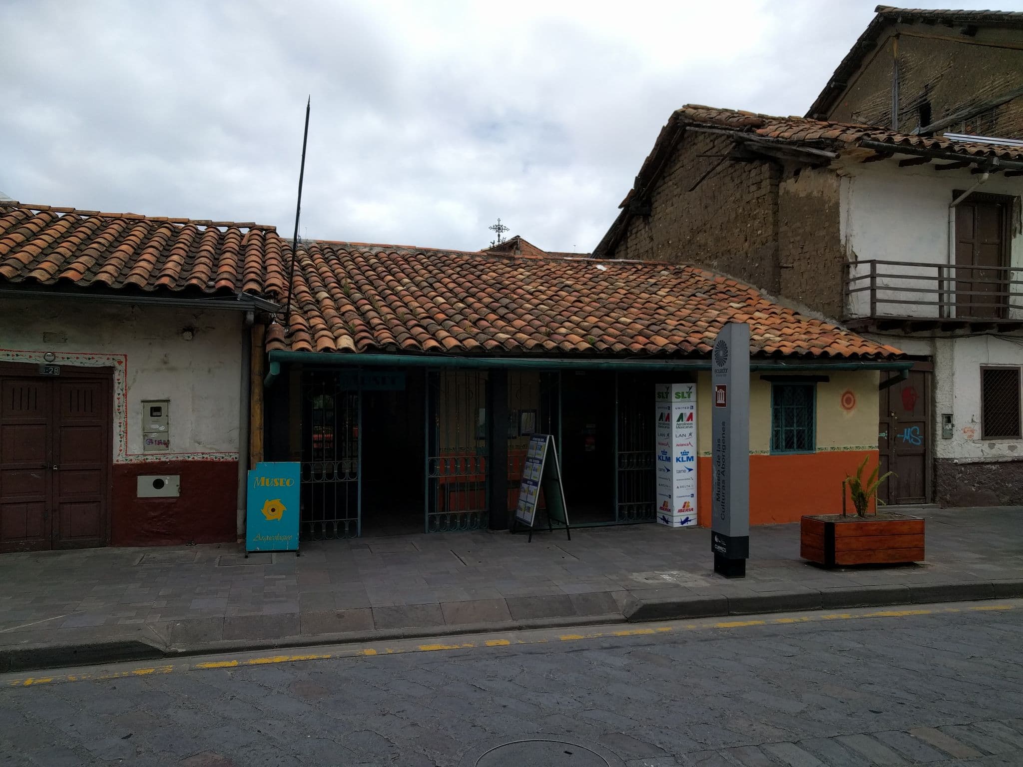 Street view near Hostal Cielo, Cuenca