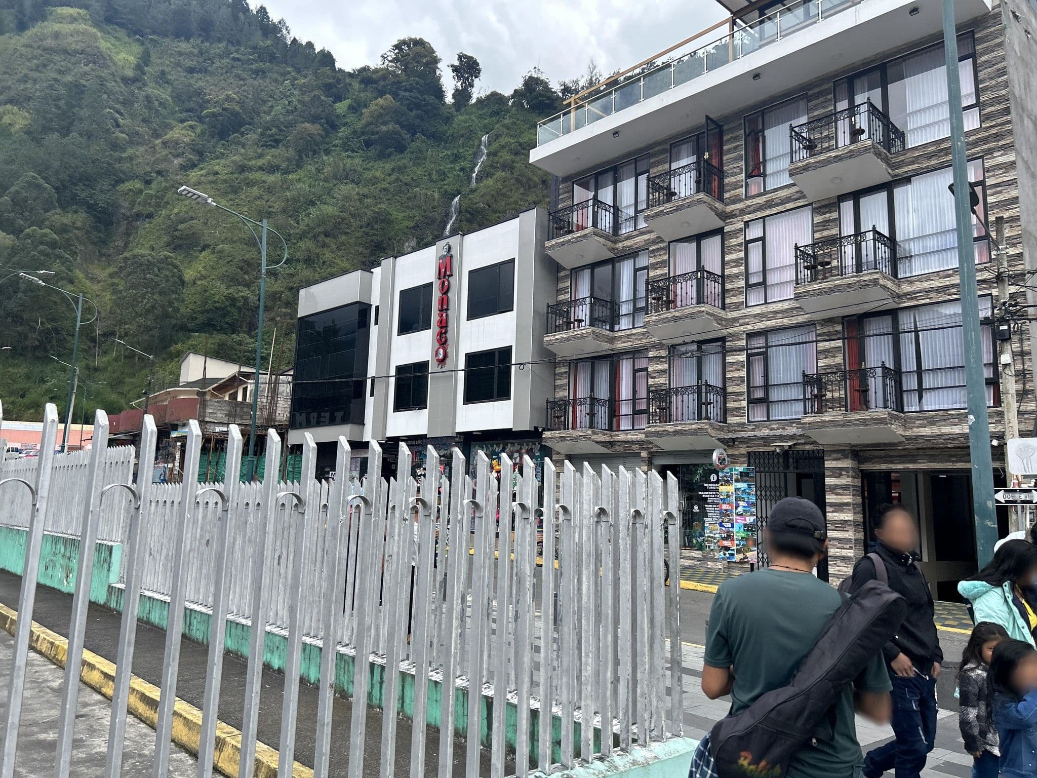 Street view near Hostal La Chimenea, Baños