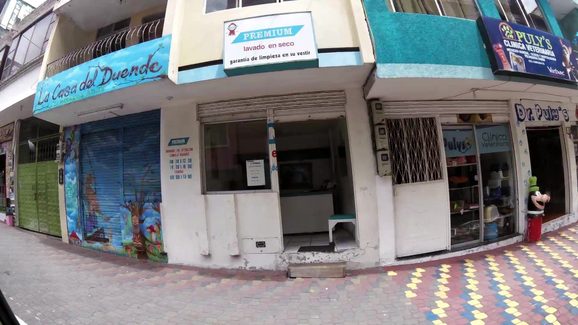 Street view near Hostal Verde Vida, Baños — © kaartcam (CC BY-SA · Mapillary)