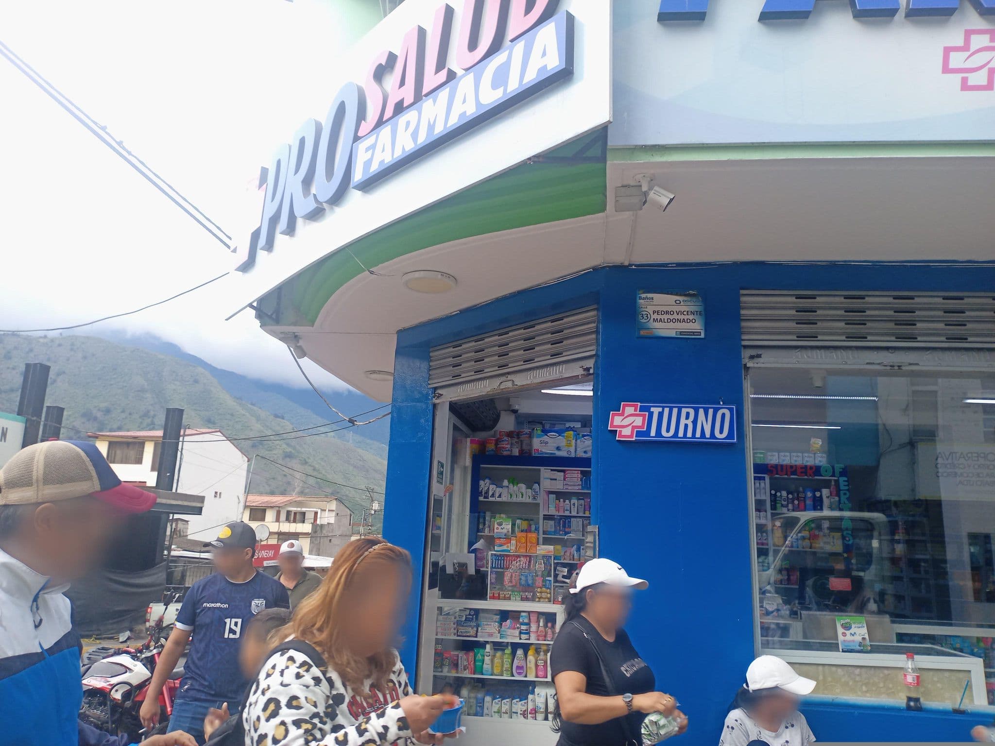 Street view near Hostal Viajeros, Baños