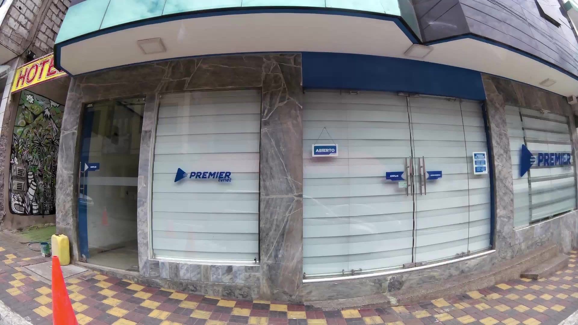 Street view near Hotel Cañaveral, Baños