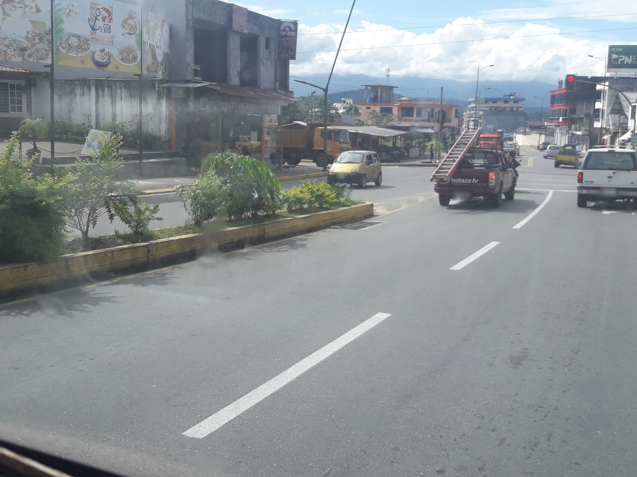 Street view near Cruscaspi, Tena — © yesenia22 (CC BY-SA · Mapillary)