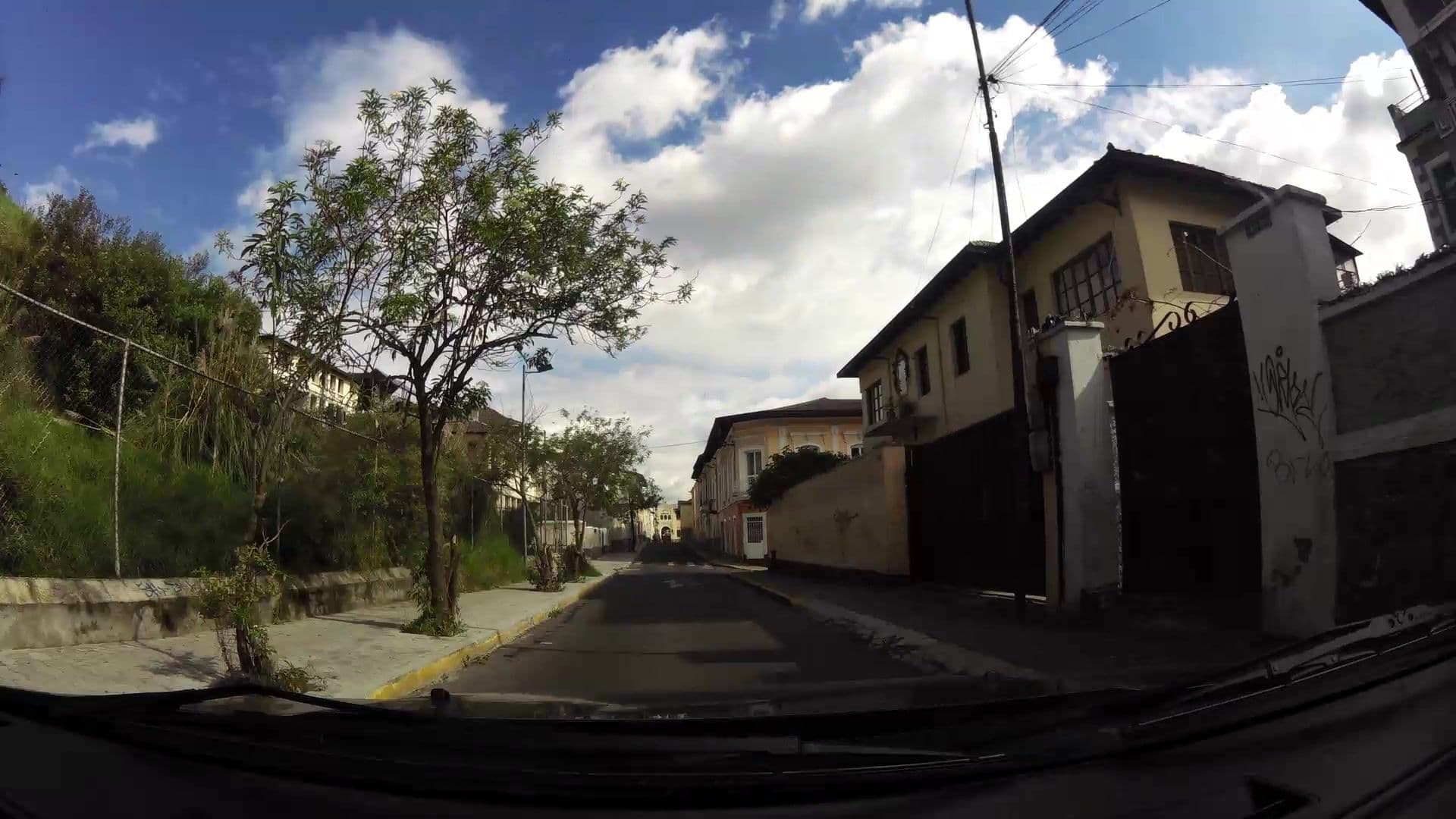 Street view near Friendly House and Hostel 2, Quito — © kaartcam (CC BY-SA · Mapillary)