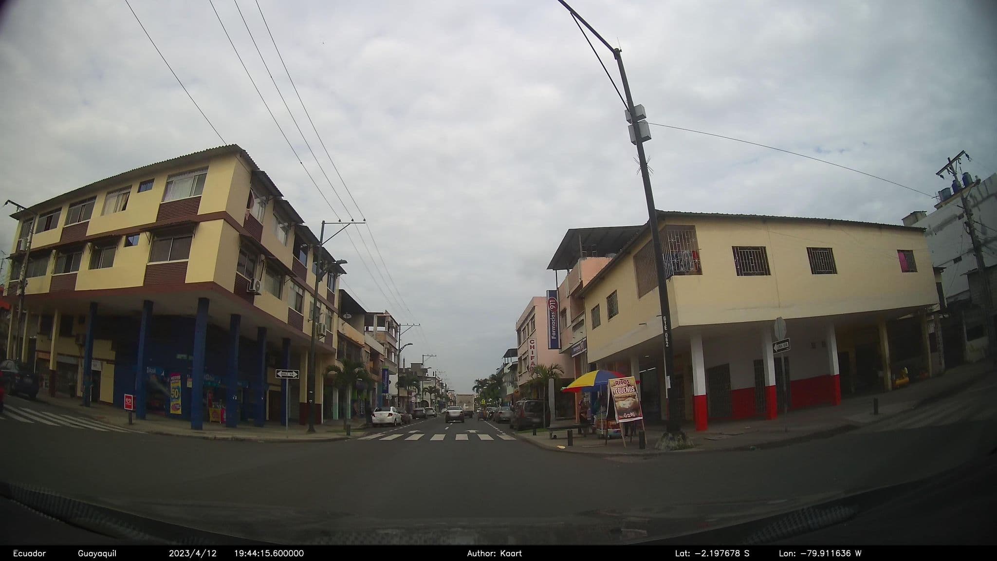 Street view near Hotel West, Guayaquil