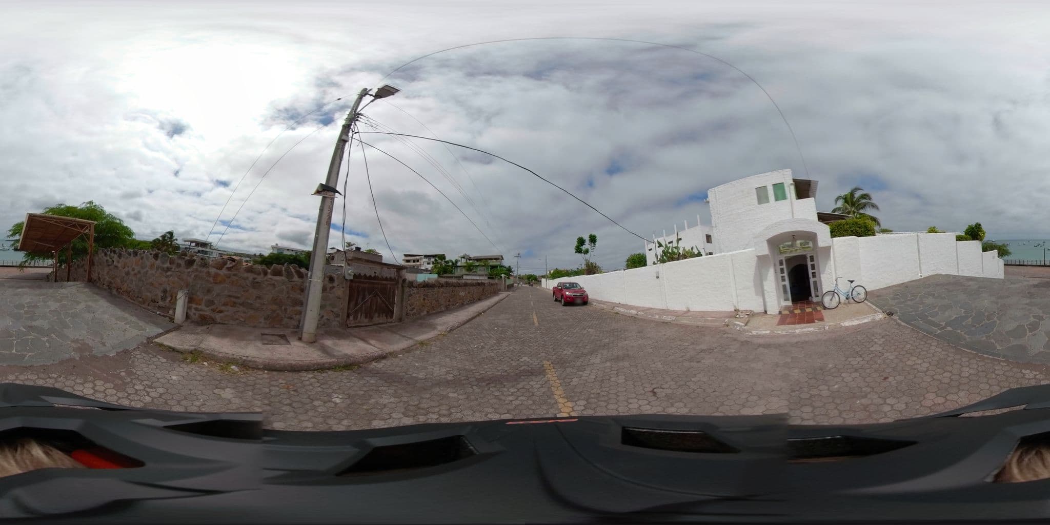 Street view near Hotel Indigo, Puerto Baquerizo Moreno — © sdanielzer (CC BY-SA · Mapillary)