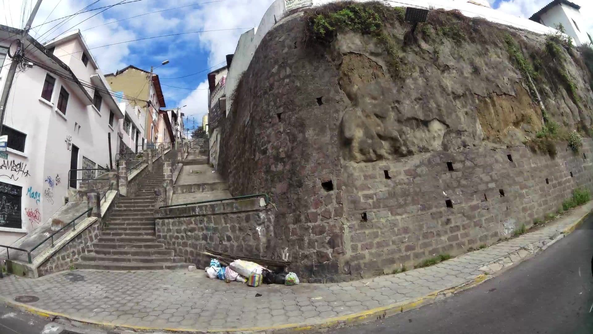Street view near Ukuku Hostel, Quito