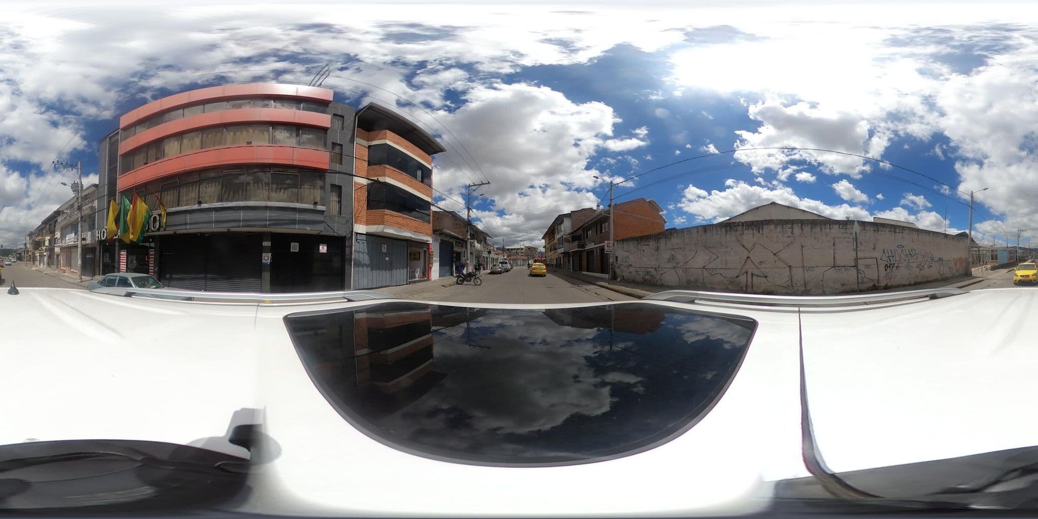 Street view near Prado Inn, Cuenca