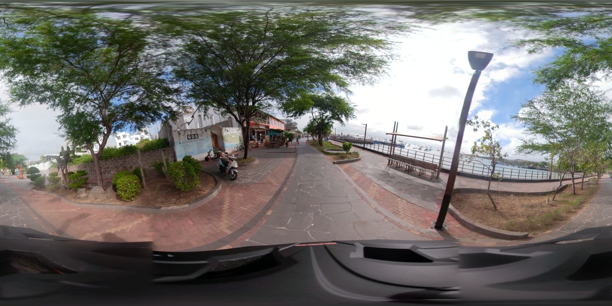 Street view near Casa Opuntia, Puerto Baquerizo Moreno — © sdanielzer (CC BY-SA · Mapillary)
