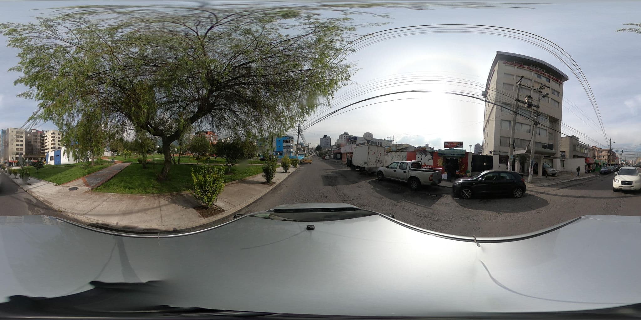 Street view near Hotel Santa Maria, Quito — © kaart_2 (CC BY-SA · Mapillary)