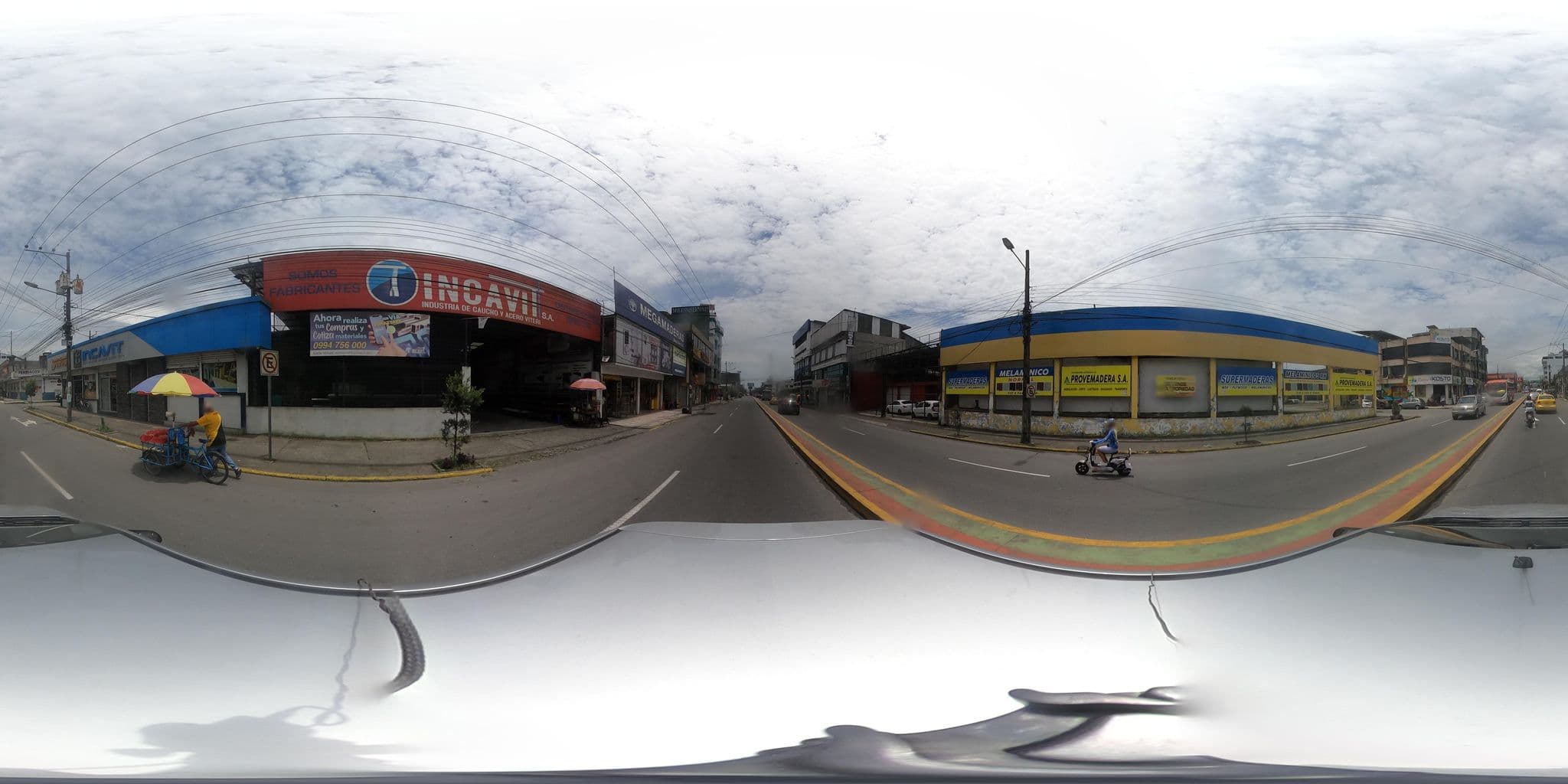 Street view near Hotel Milenium, Santo Domingo de los Colorados