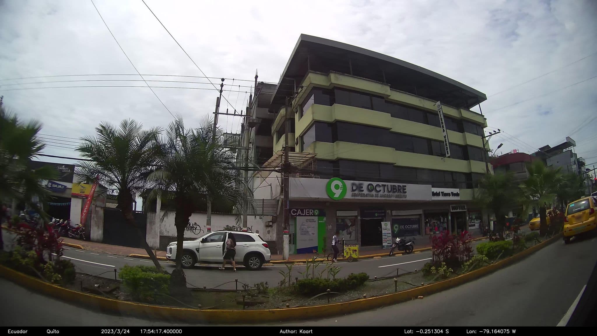 Street view near Hotel Tierra Verde, Santo Domingo de los Colorados