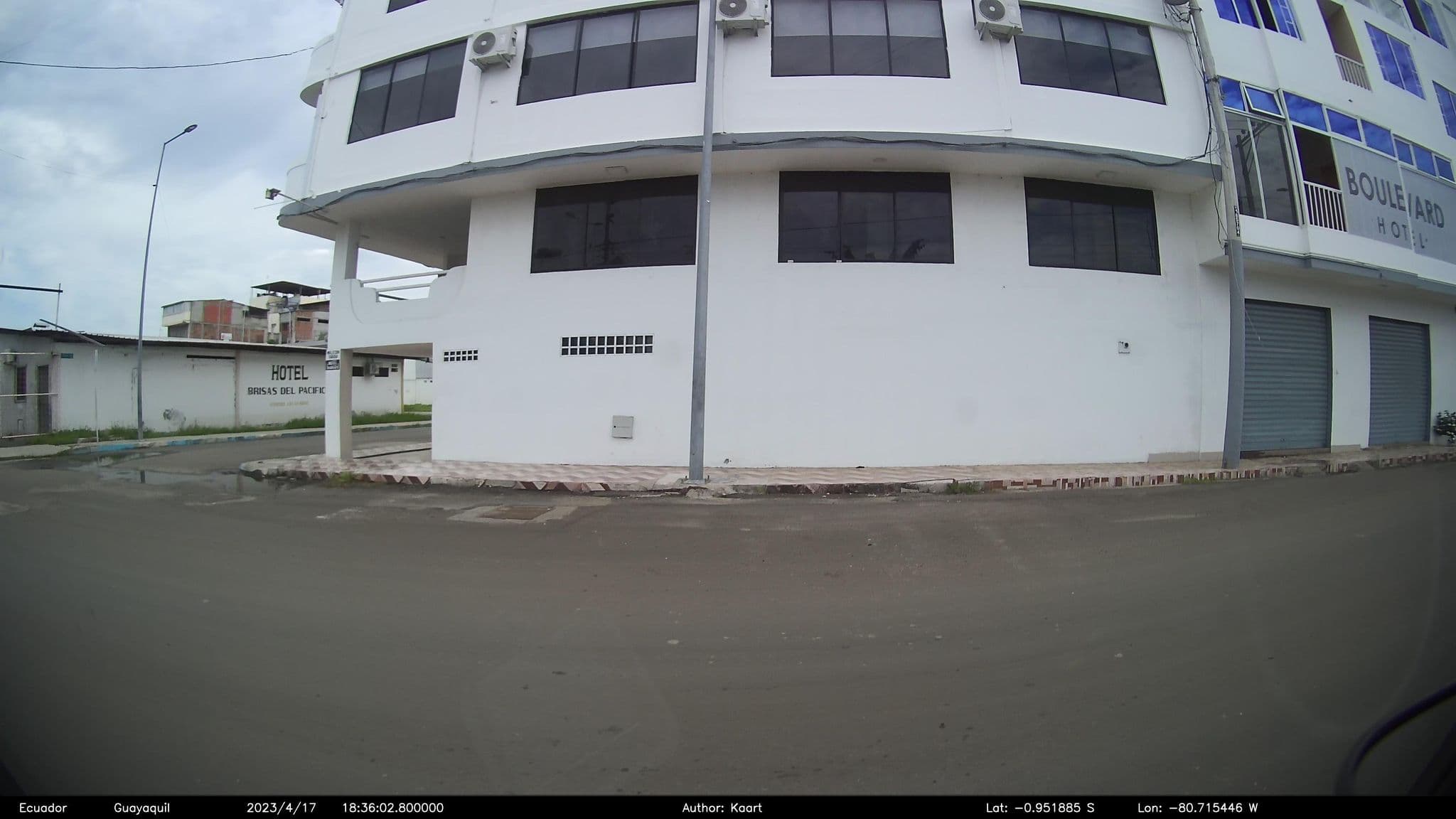 Street view near Hotel Panorama INN, Manta — © kaart_2 (CC BY-SA · Mapillary)