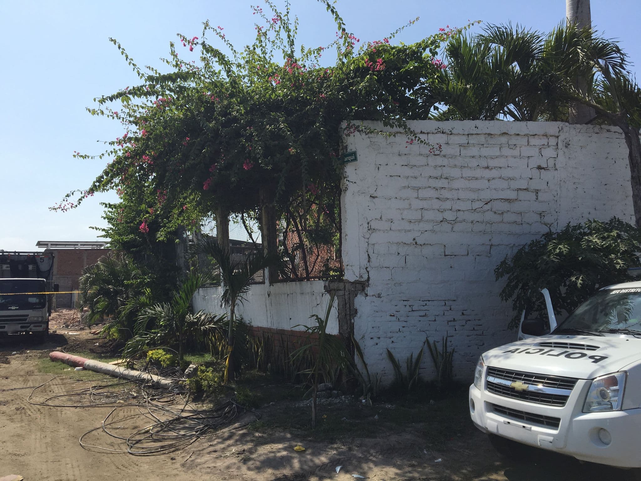 Street view near Playita Mia, Manta — © alexpar94 (CC BY-SA · Mapillary)