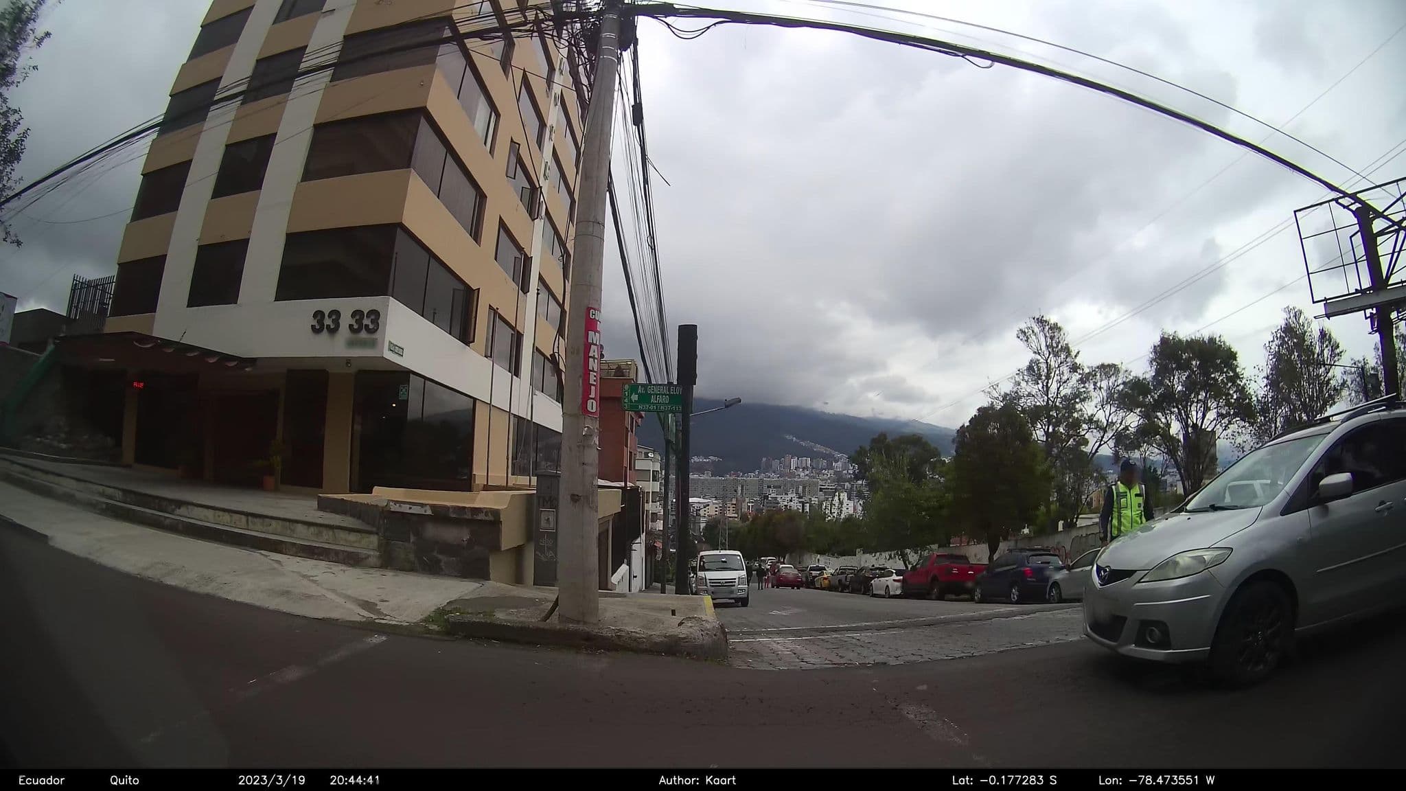 Street view near American Suites, Quito