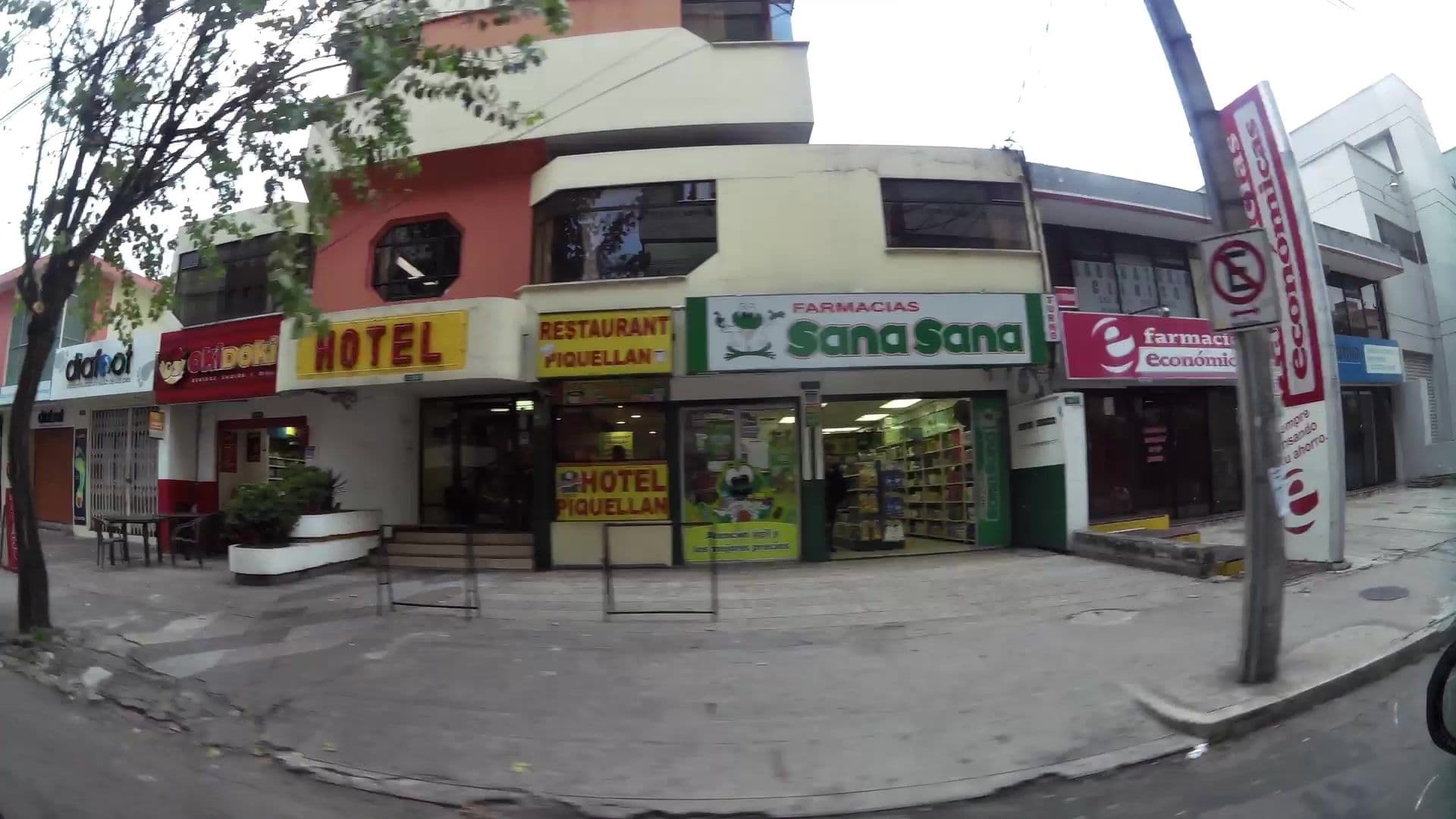 Street view near Hotel Piquellan, Quito