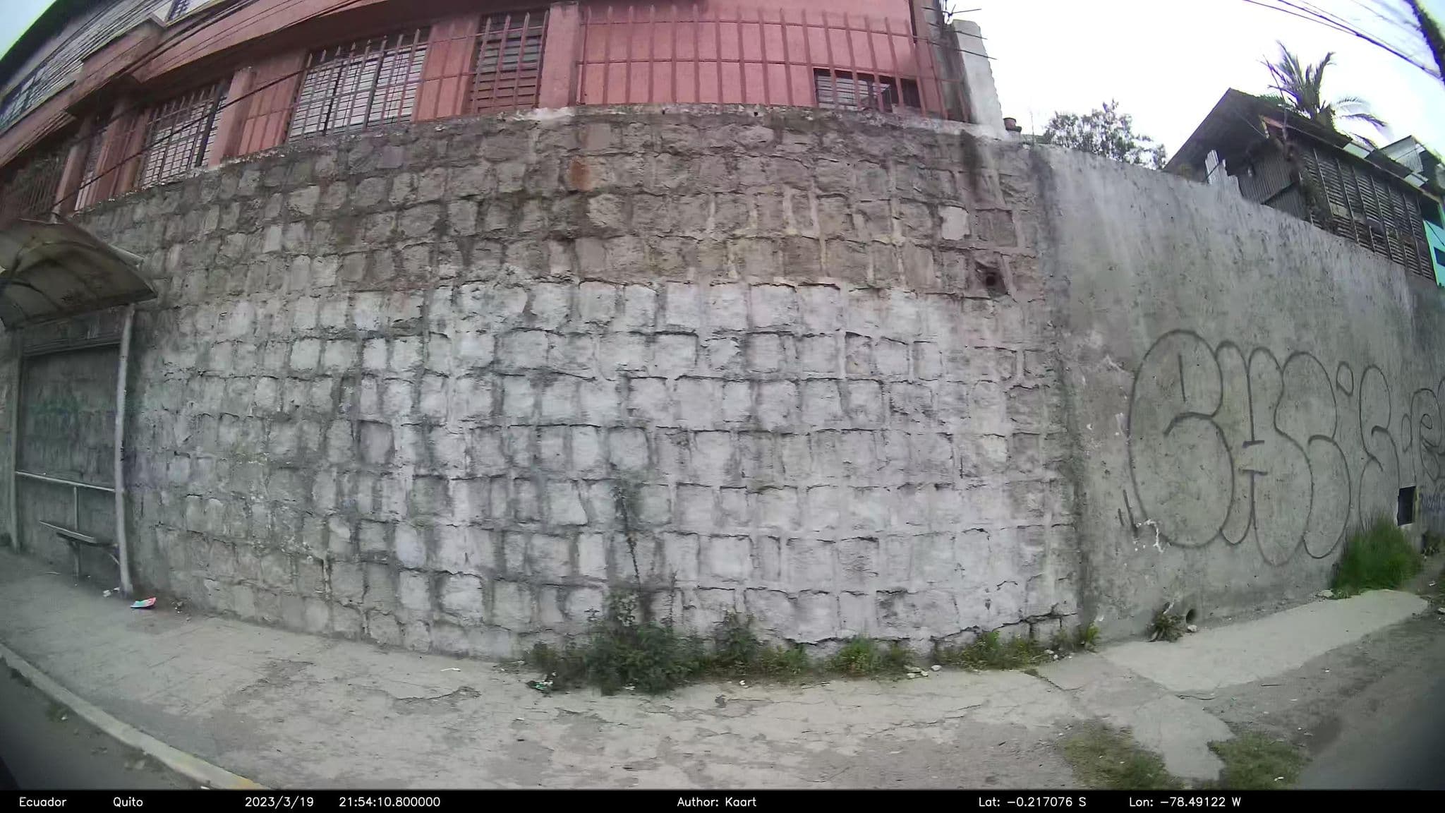 Street view near Hostal Elianta, Quito