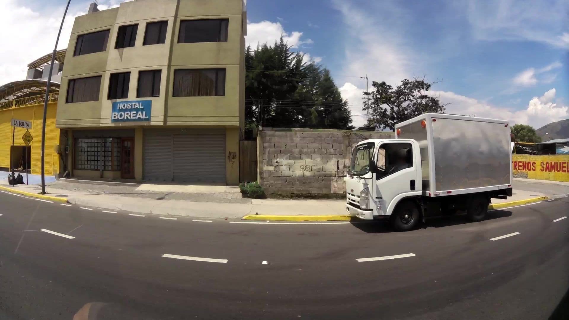 Street view near Hostal Boreal, Oyambarillo — © kaartcam (CC BY-SA · Mapillary)