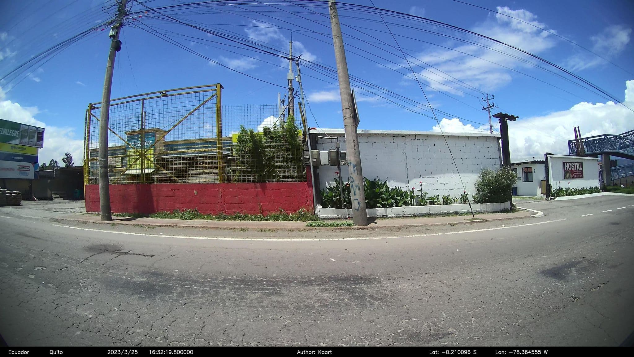 Street view near Cabañitas del Rio, Oyambarillo — © kaart_2 (CC BY-SA · Mapillary)