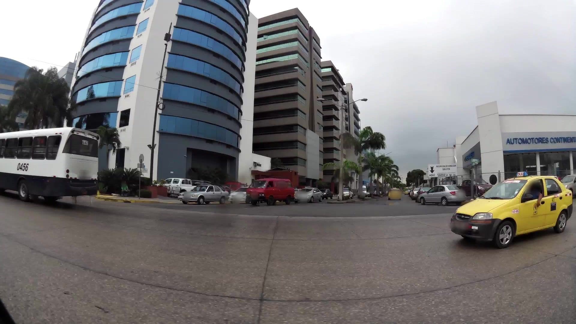 Street view near Wyndham Garden, Guayaquil — © kaartcam (CC BY-SA · Mapillary)
