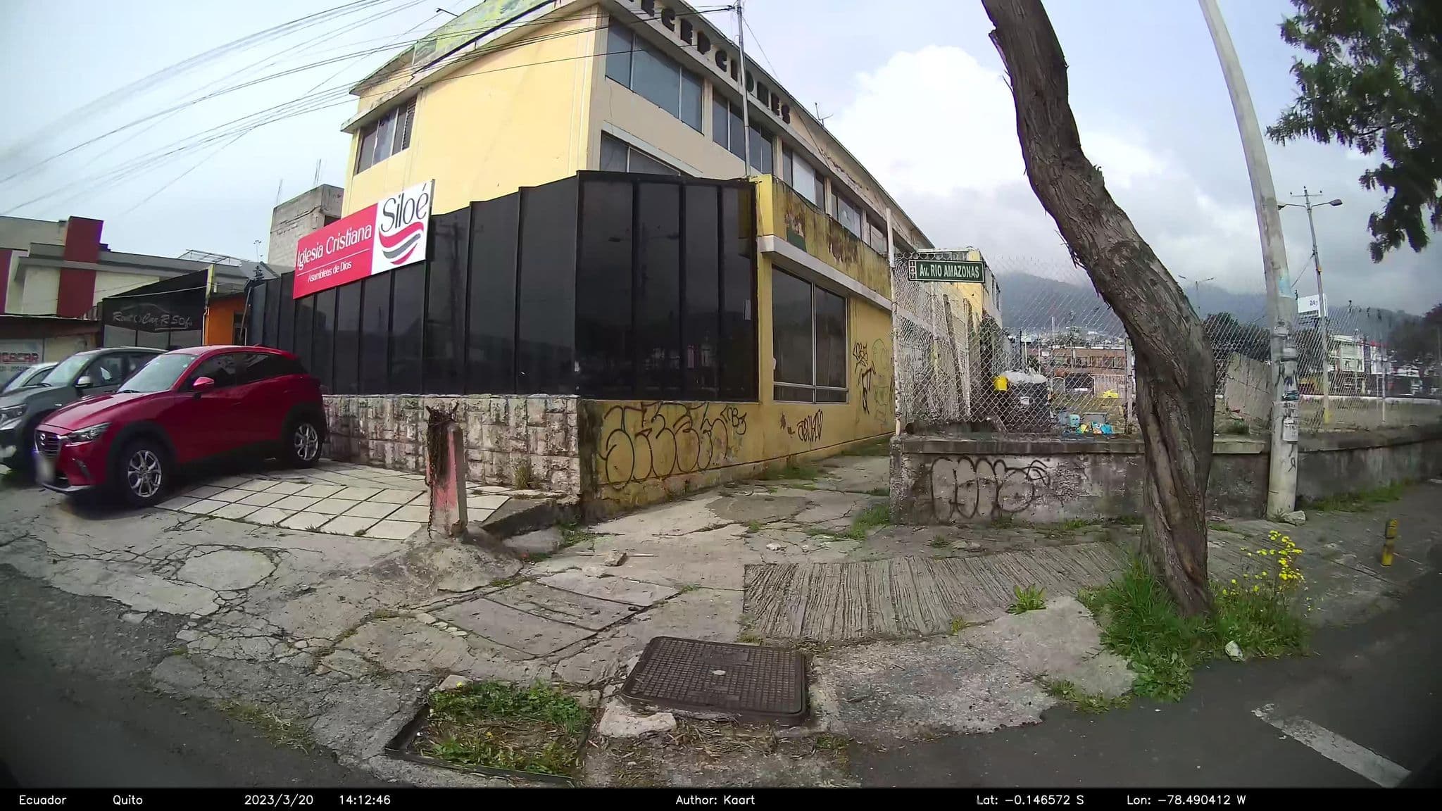Street view near Hostal Aeroparta, Quito