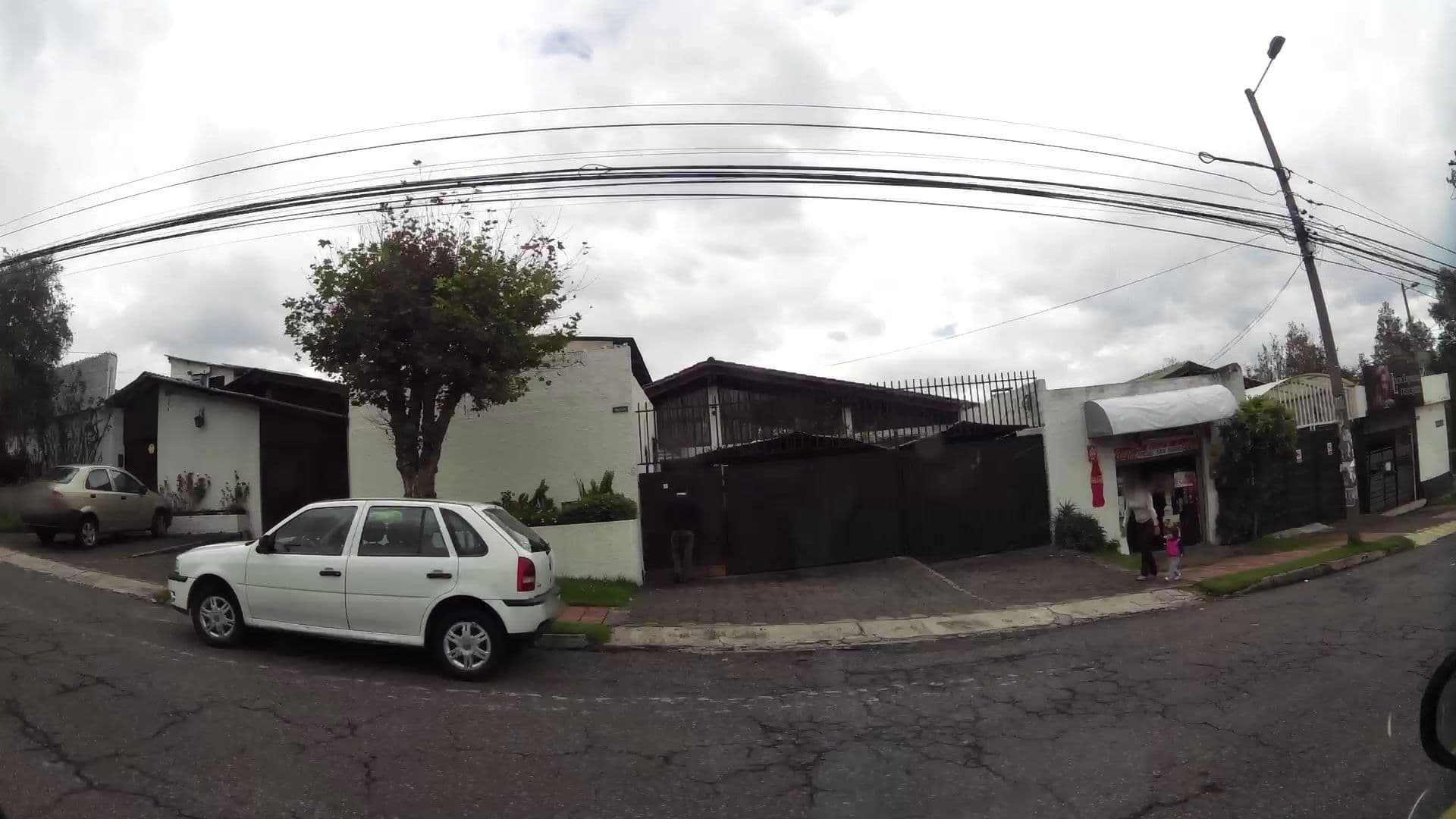 Street view near Don Quijote, Quito