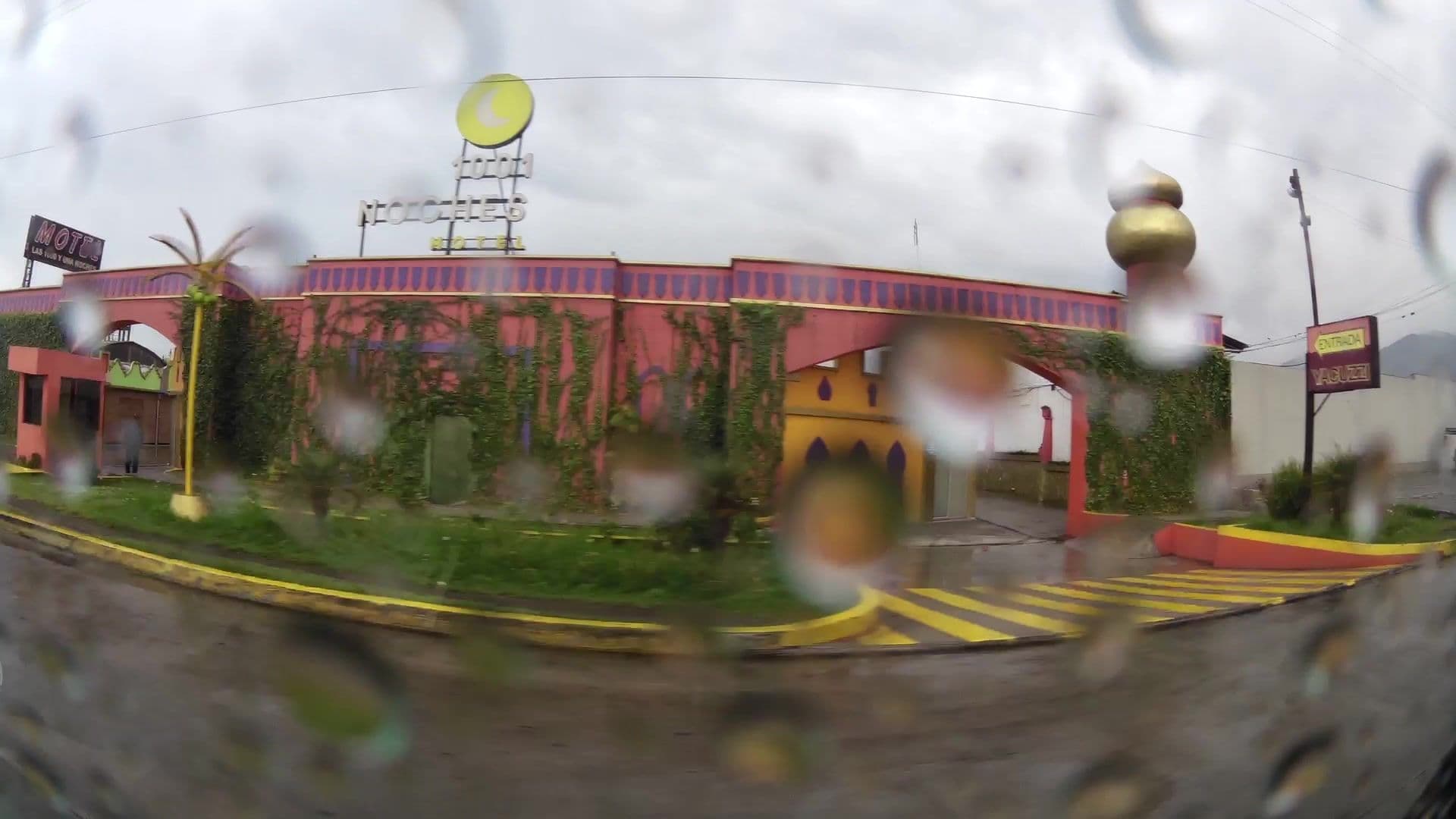 Street view near 1001 Noches, Quito