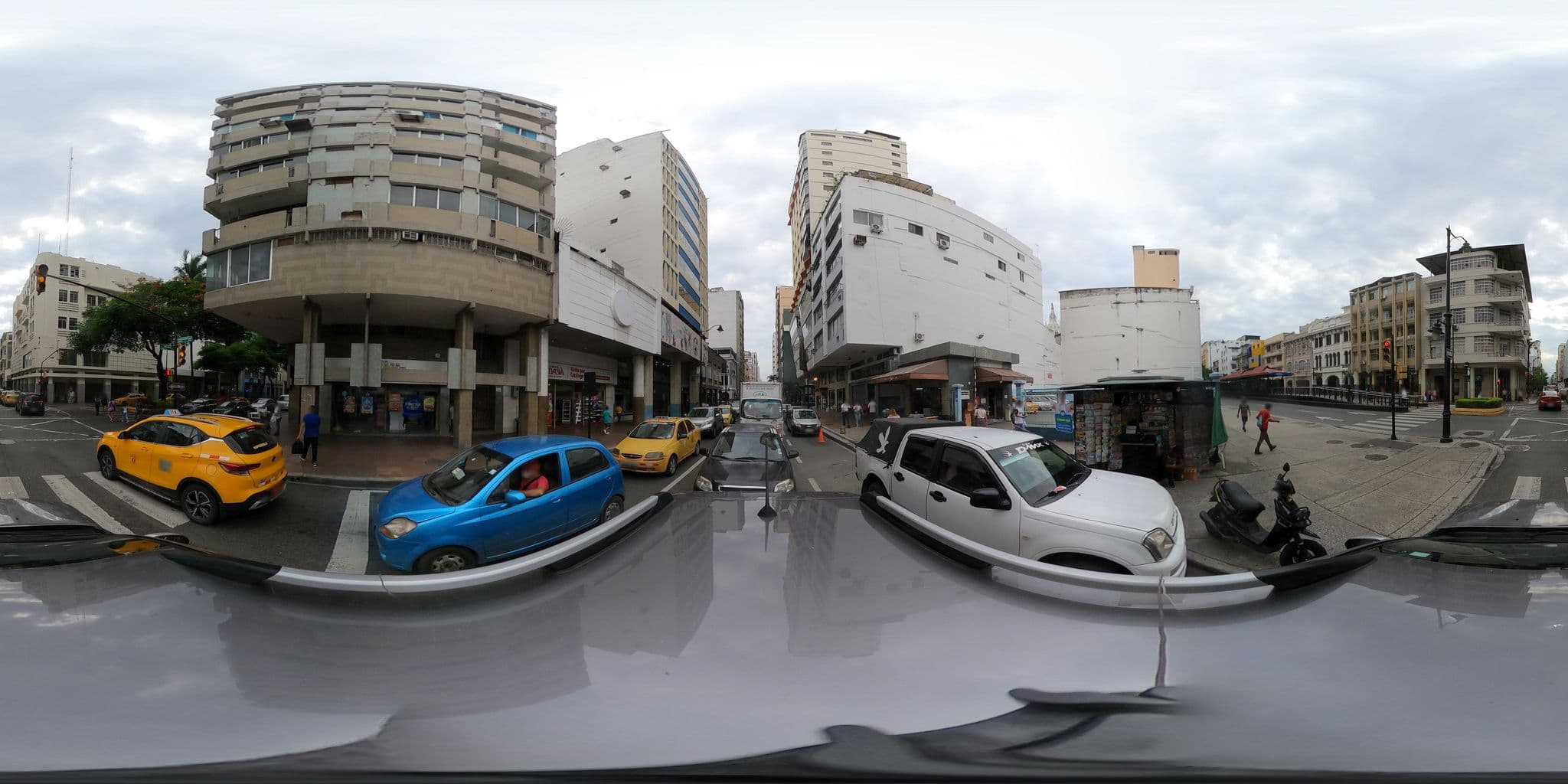 Street view near Hotel Sol de Oriente, Guayaquil — © kaart_2 (CC BY-SA · Mapillary)