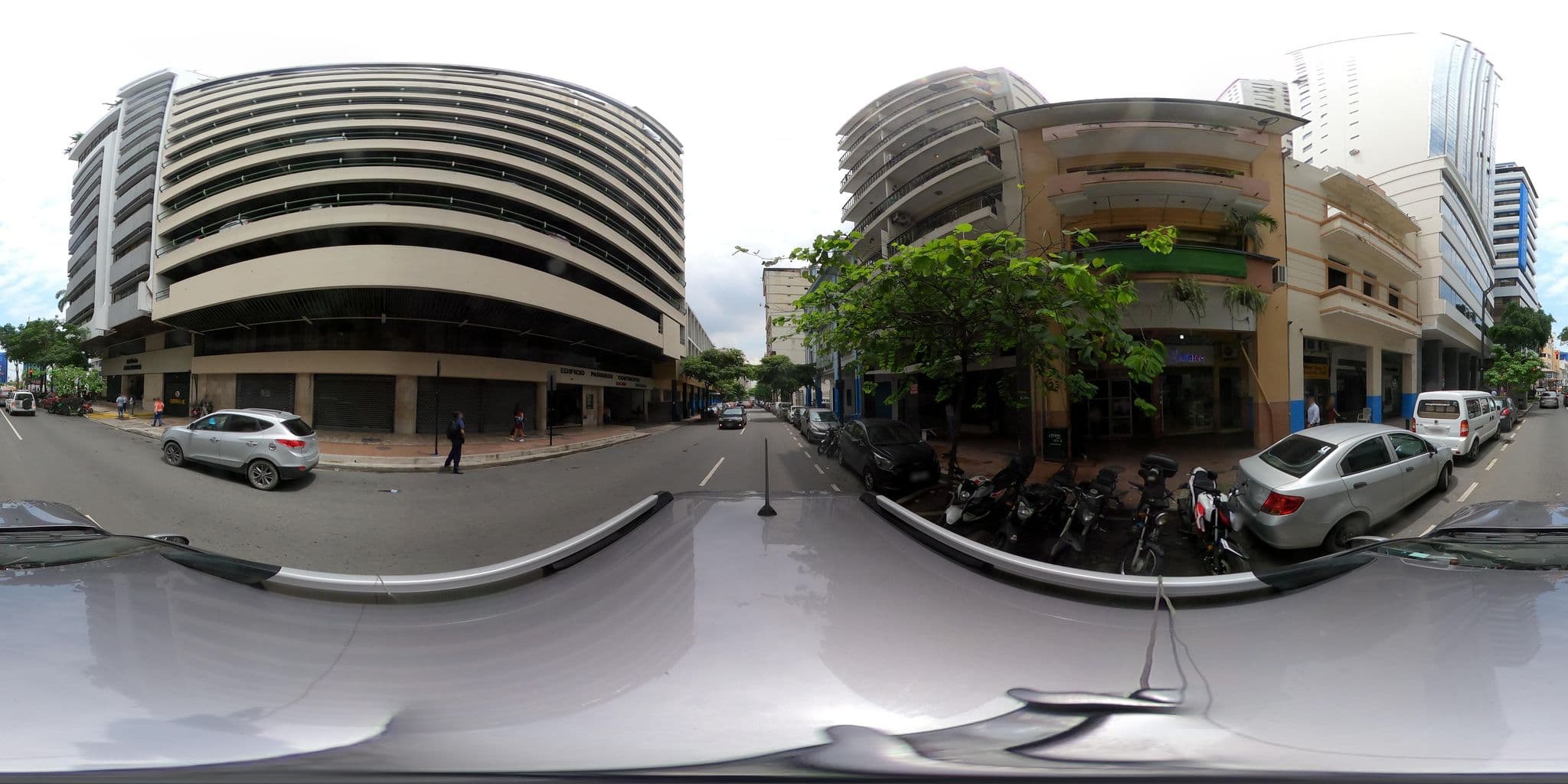 Street view near Presidente Boutique Hotel, Guayaquil