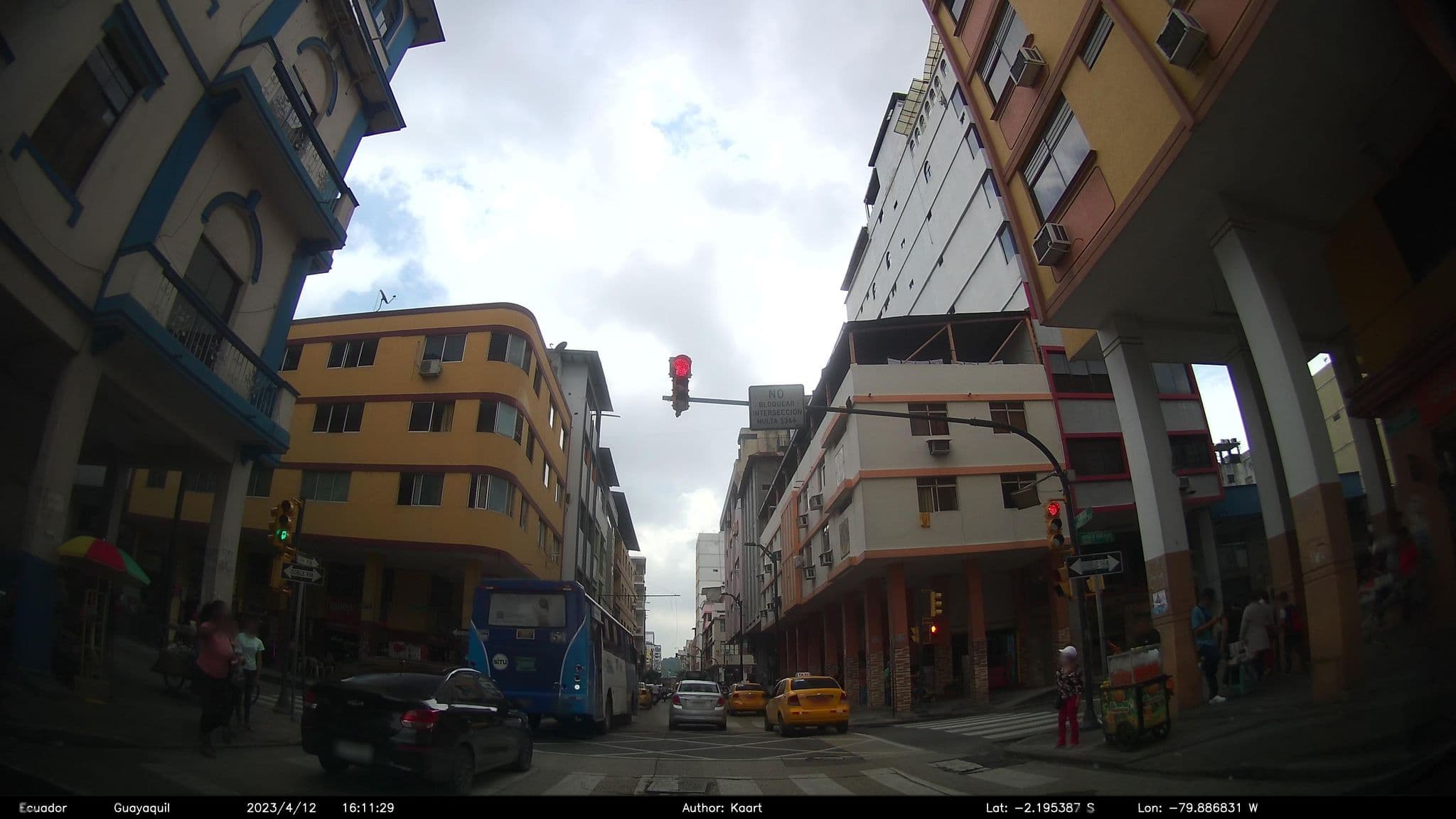 Street view near Ecuadoriano, Guayaquil
