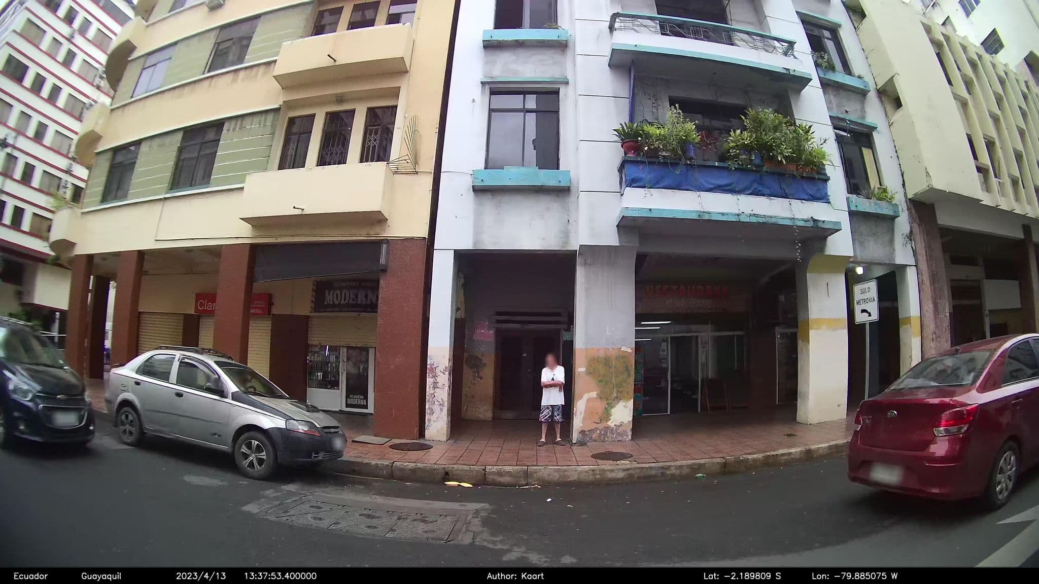 Street view near Hotel Indira, Guayaquil