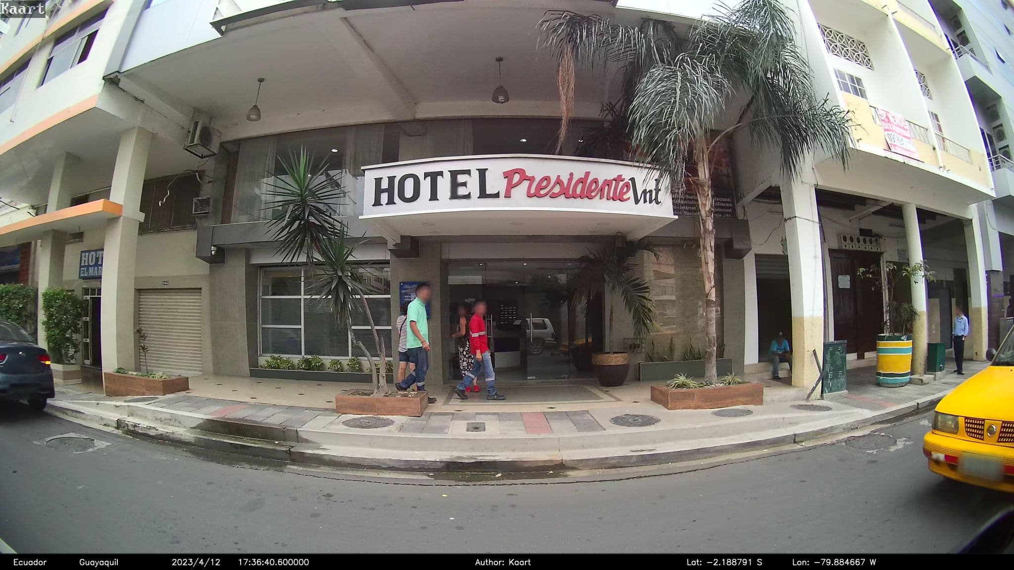 Street view near Hotel Presidente, Guayaquil