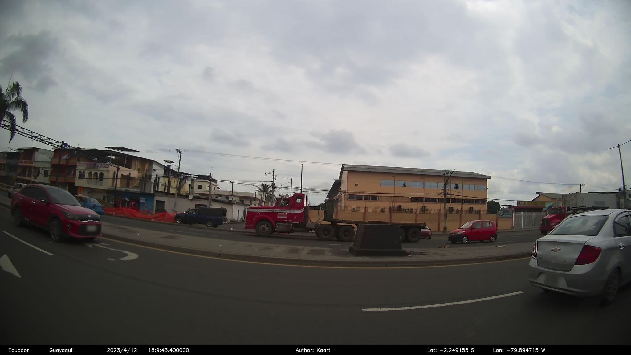 Street view near Hotel Los Almendros, Guayaquil