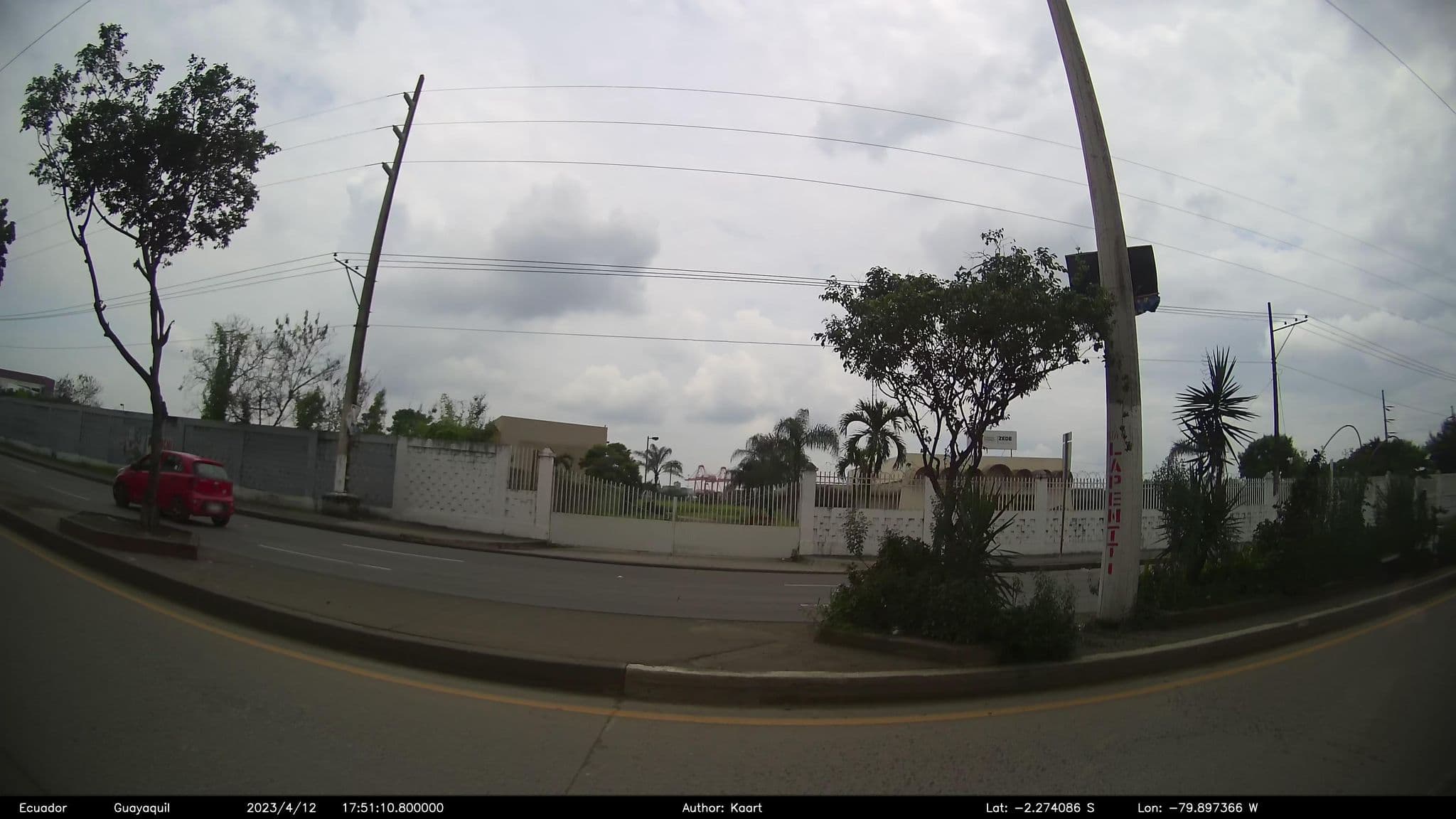 Street view near Hostal D'Lirio, Guayaquil