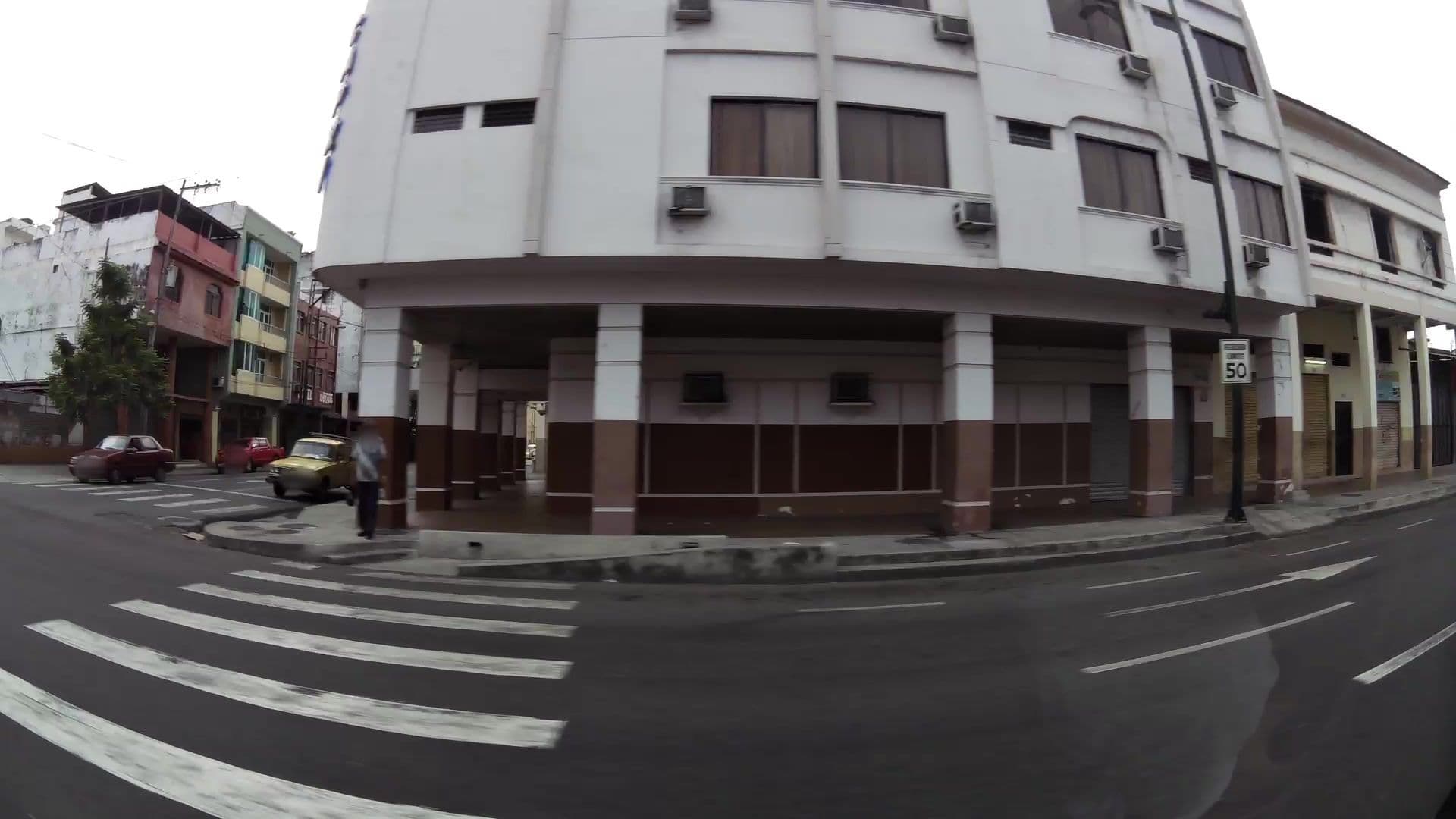 Street view near Hotel Capri, Guayaquil