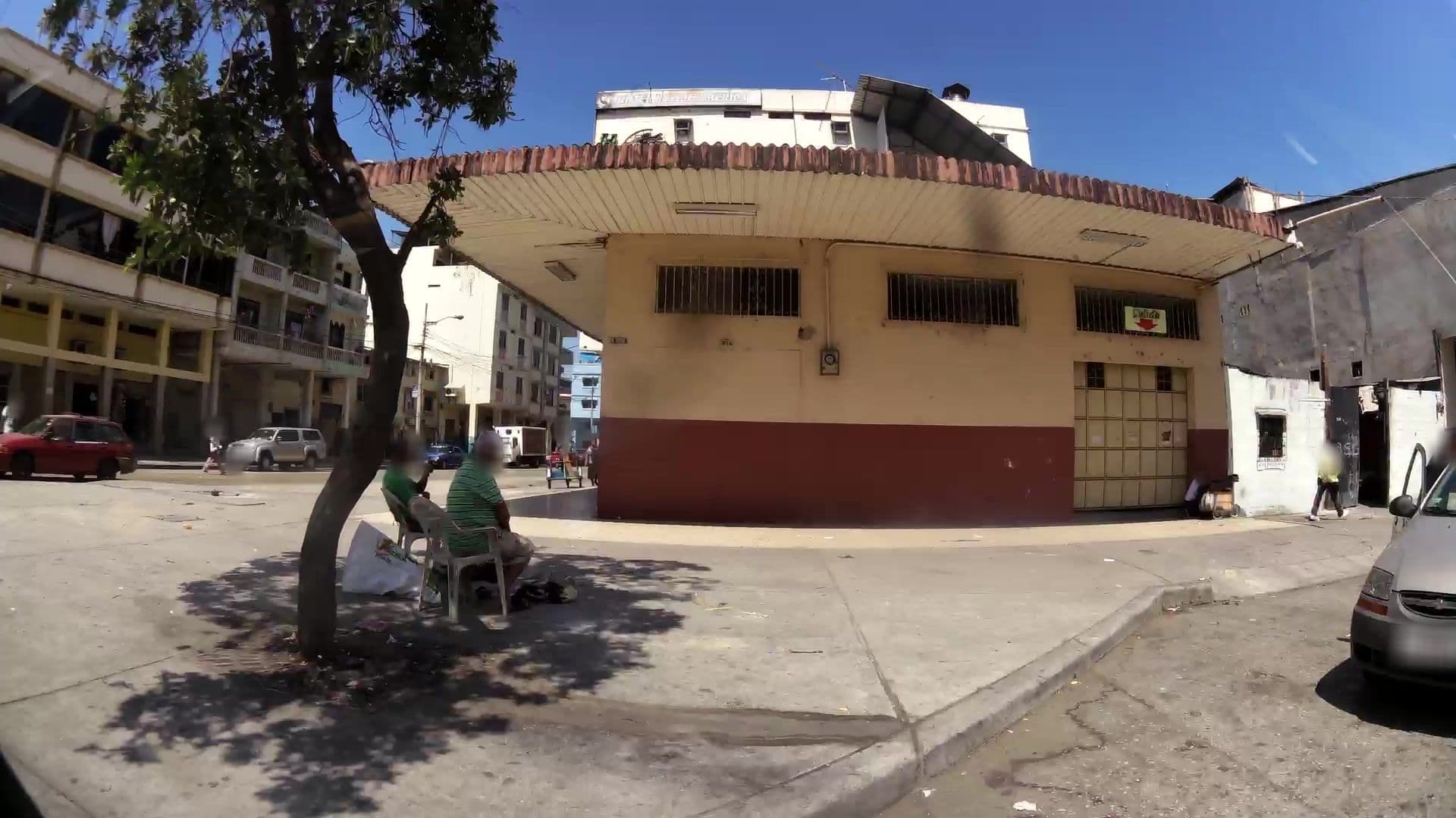 Street view near Luz de América, Guayaquil