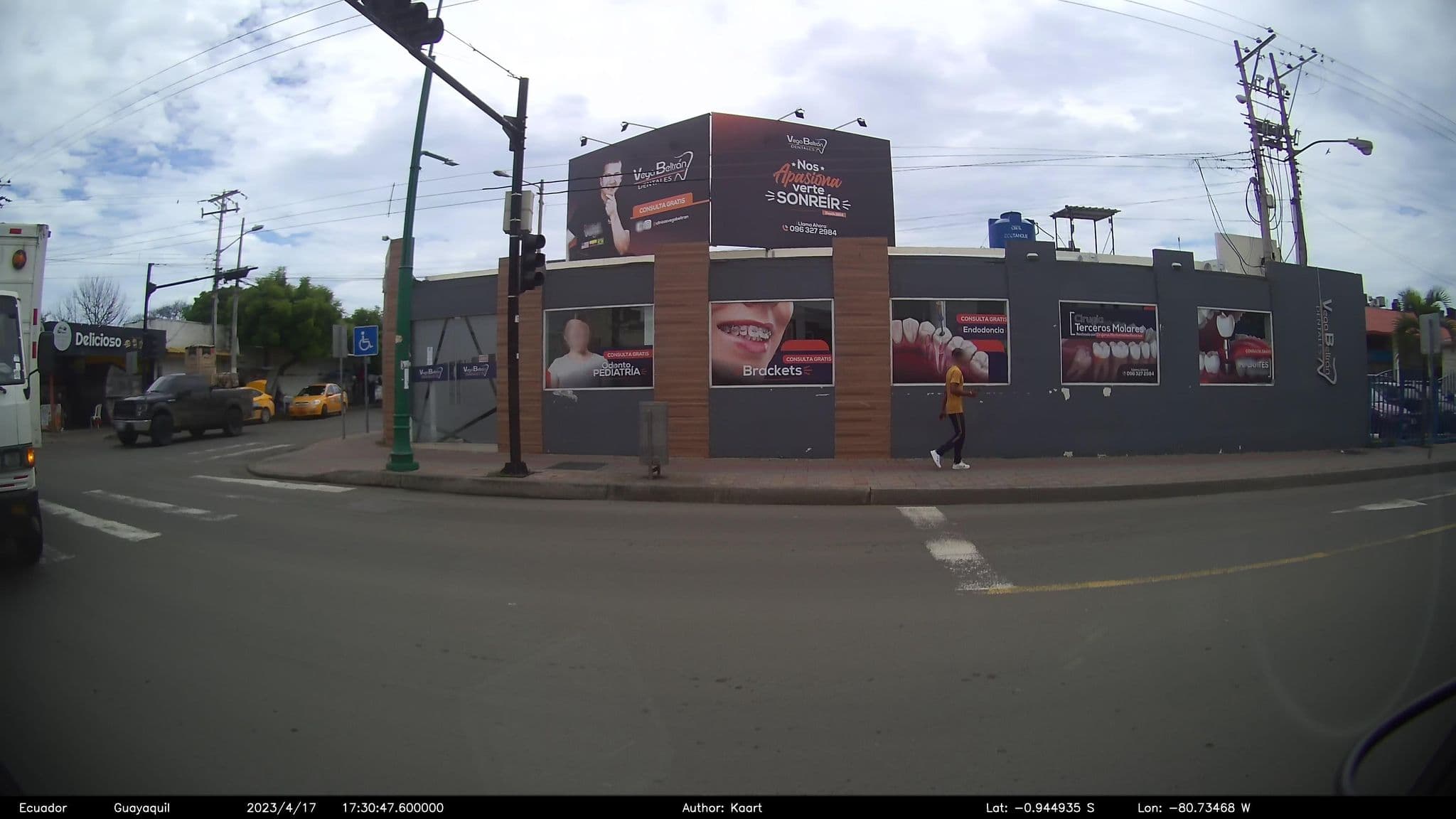 Street view near Manta Mar Hotel, Manta — © kaart_2 (CC BY-SA · Mapillary)