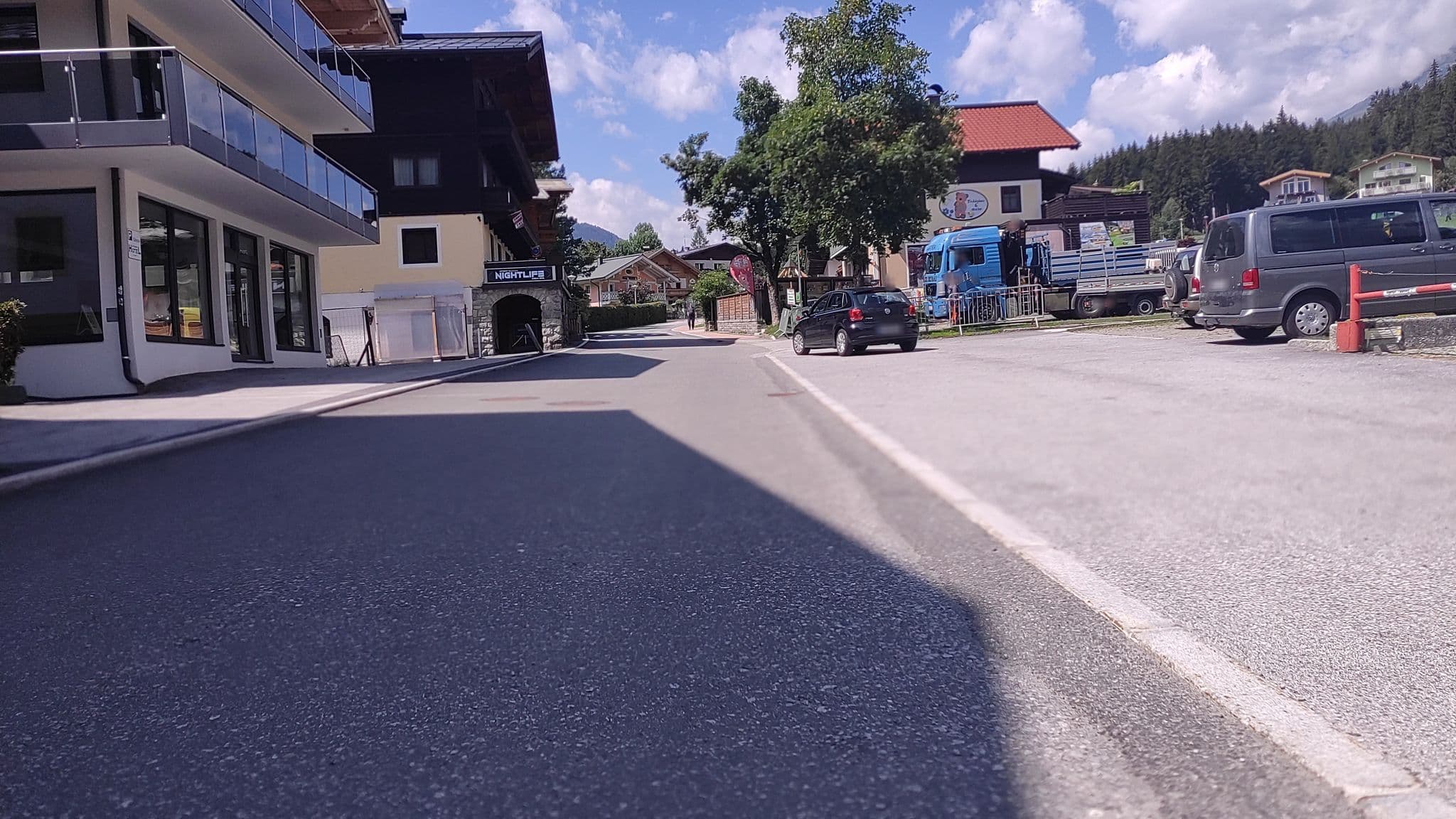 Street view near Hotel Brugger, Neukirchen am Großvenediger — © consens_verkehrsplanung (CC BY-SA · Mapillary)