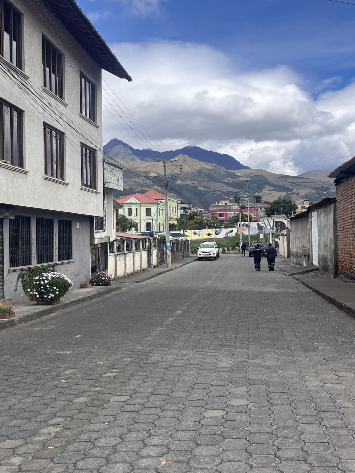 Street view near Casa Sakiwa, Machachi — © DanielaLema0 (CC BY-SA · Mapillary)