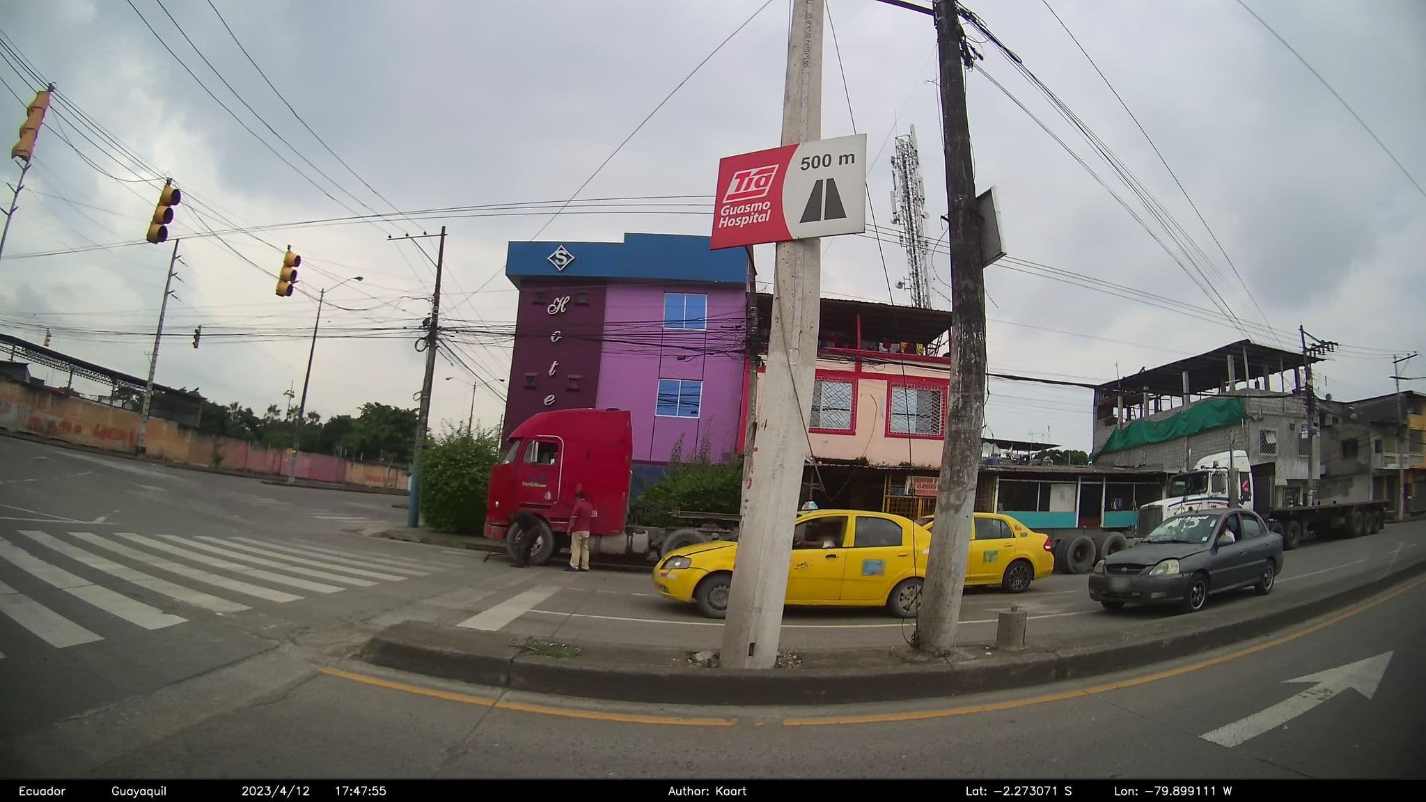 Street view near Hotel del Sur, Guayaquil