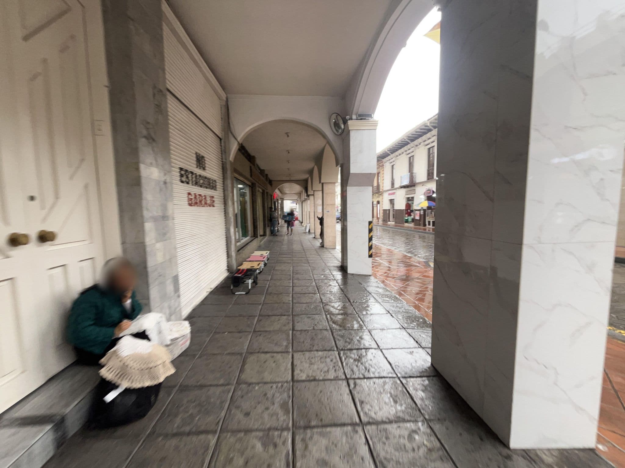 Street view near Patrimonio, Cuenca