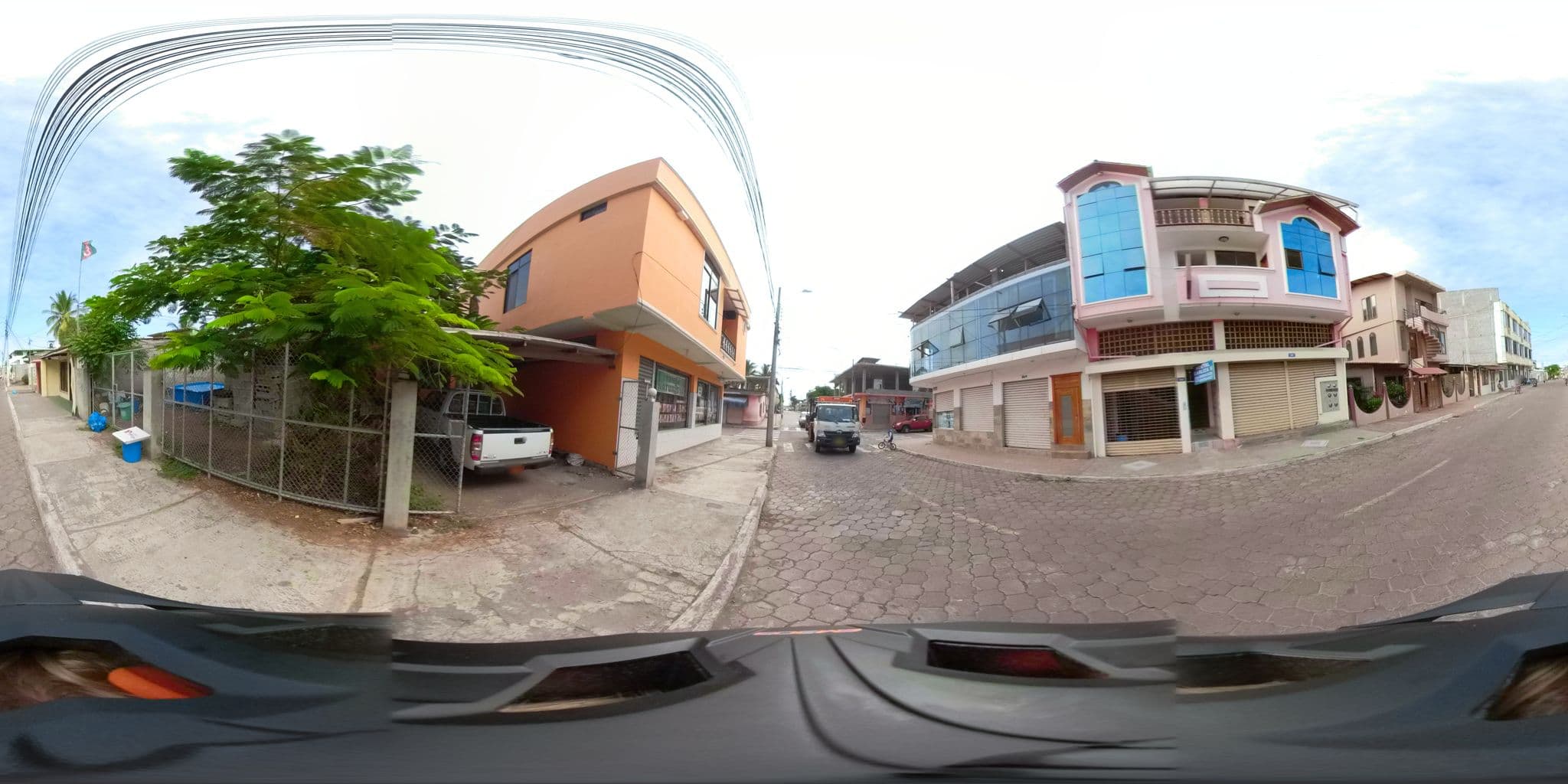 Street view near Hostal Carliza 2, Puerto Ayora — © sdanielzer (CC BY-SA · Mapillary)