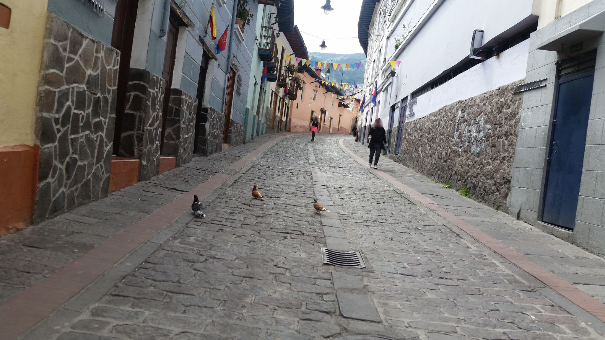 Street view near Hospedaje Loja, Quito