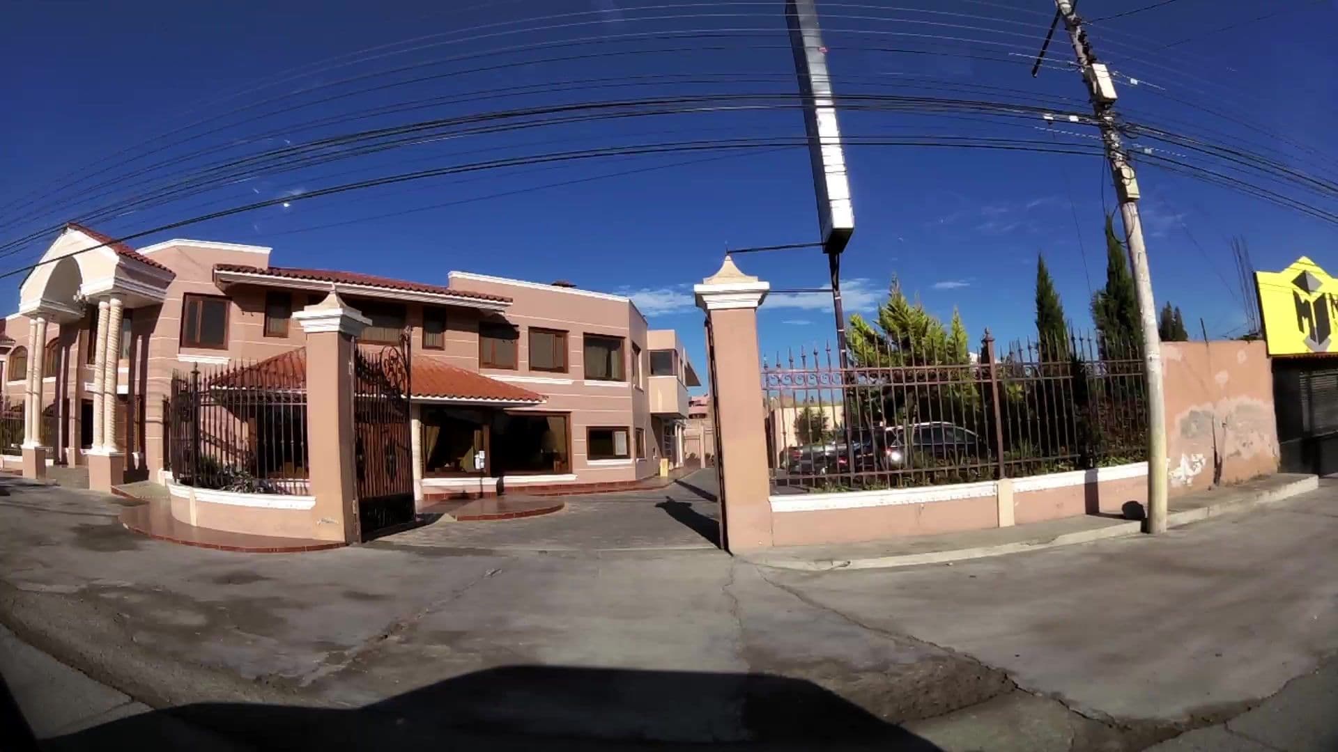 Street view near Casa Real Hotel LM, Riobamba — © kaartcam (CC BY-SA · Mapillary)